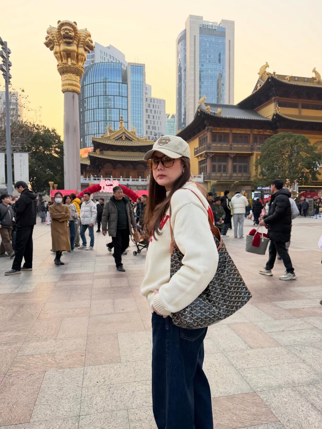 ติ๊ก - กัญญารัตน์ จิรรัชชกิจ