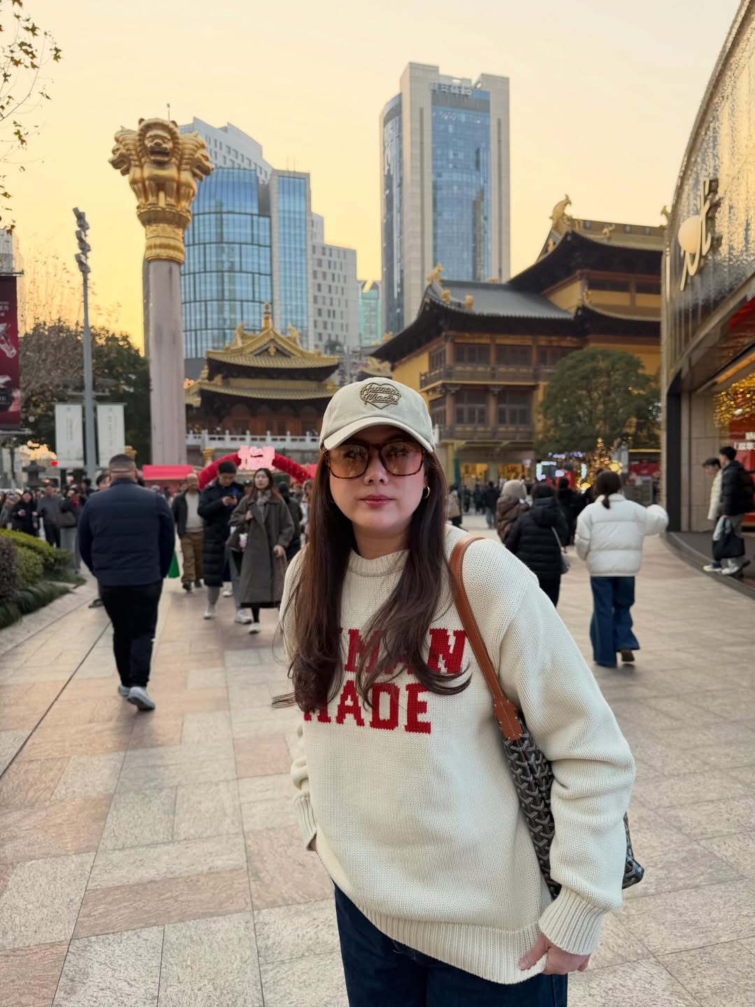 ติ๊ก - กัญญารัตน์ จิรรัชชกิจ