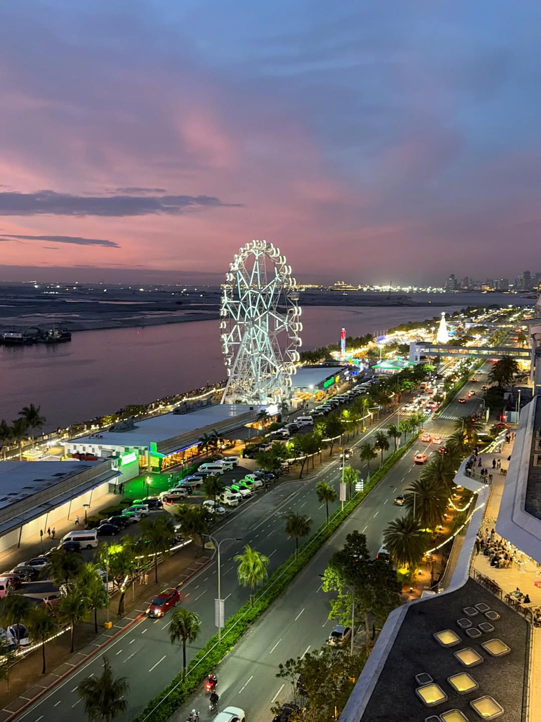 ติ๊ก - กัญญารัตน์ จิรรัชชกิจ