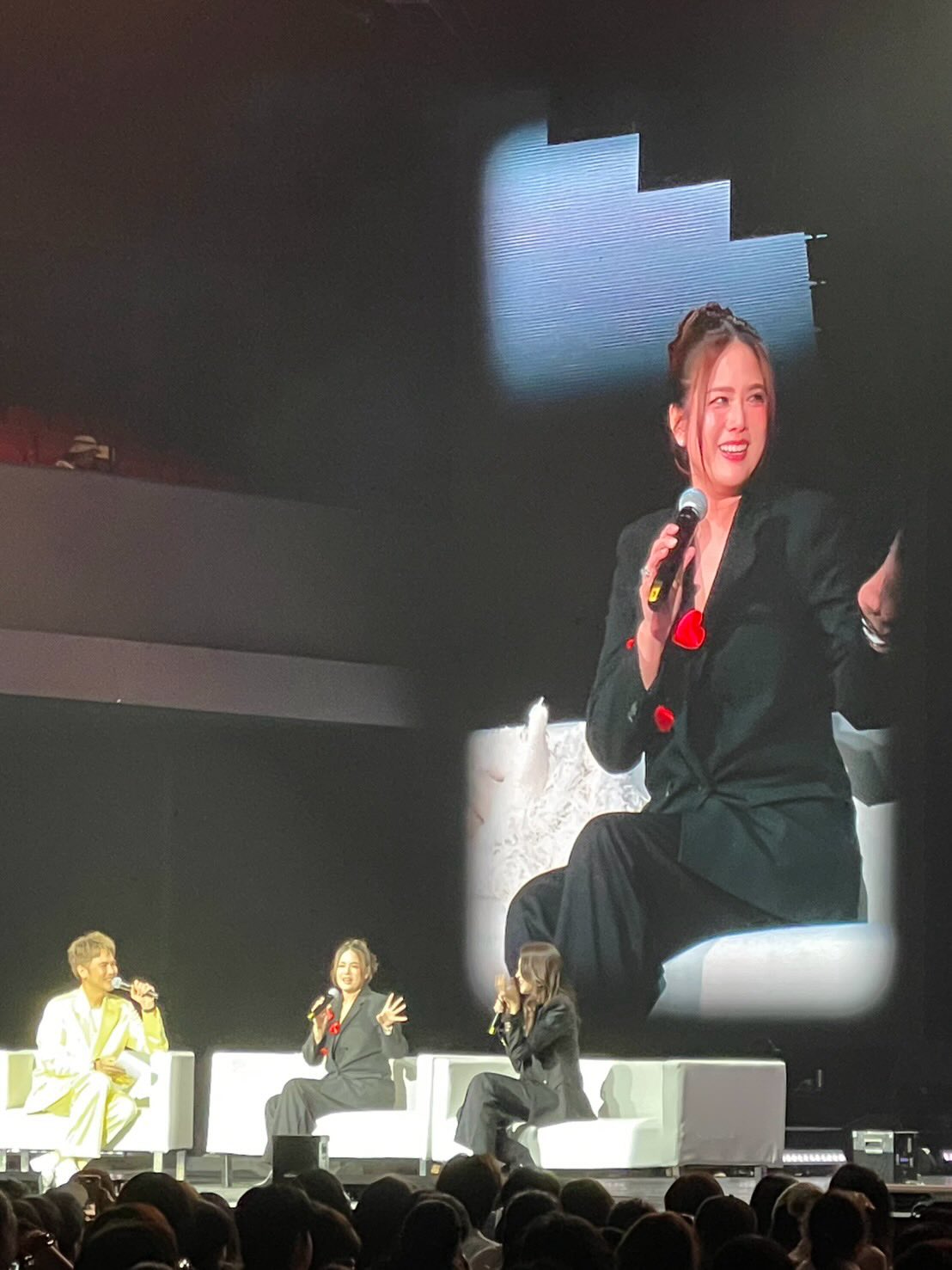 ติ๊ก - กัญญารัตน์ จิรรัชชกิจ