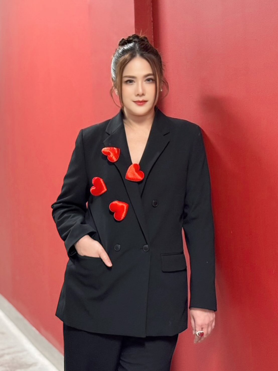 ติ๊ก - กัญญารัตน์ จิรรัชชกิจ