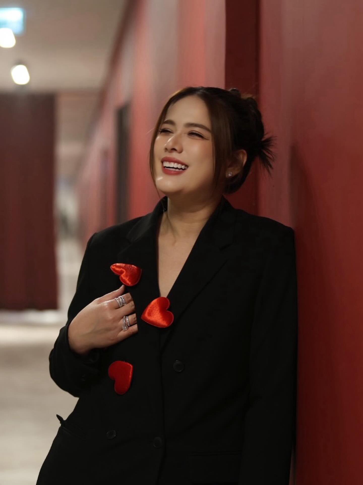 ติ๊ก - กัญญารัตน์ จิรรัชชกิจ