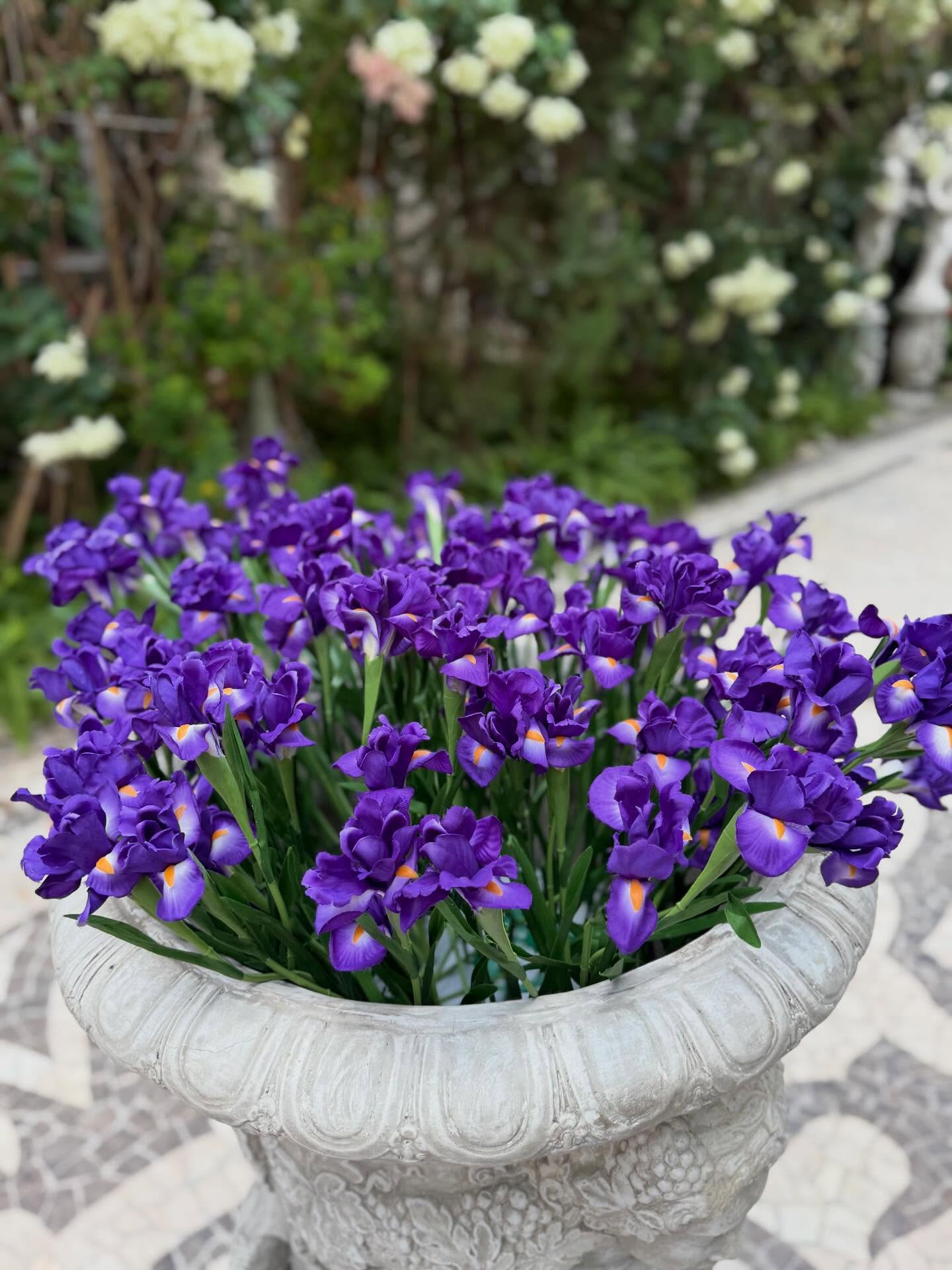 ติ๊ก - กัญญารัตน์ จิรรัชชกิจ