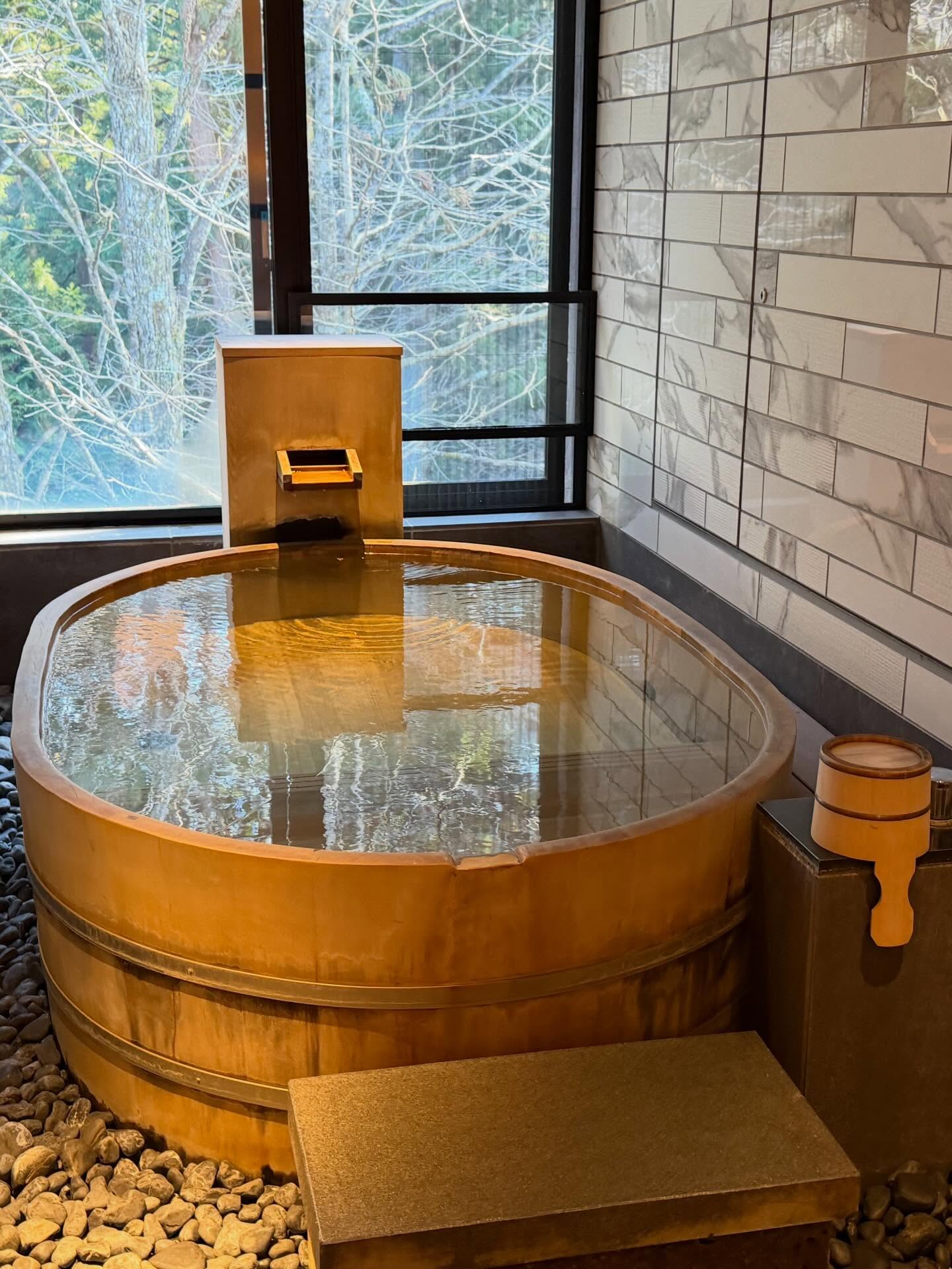 ติ๊ก - กัญญารัตน์ จิรรัชชกิจ