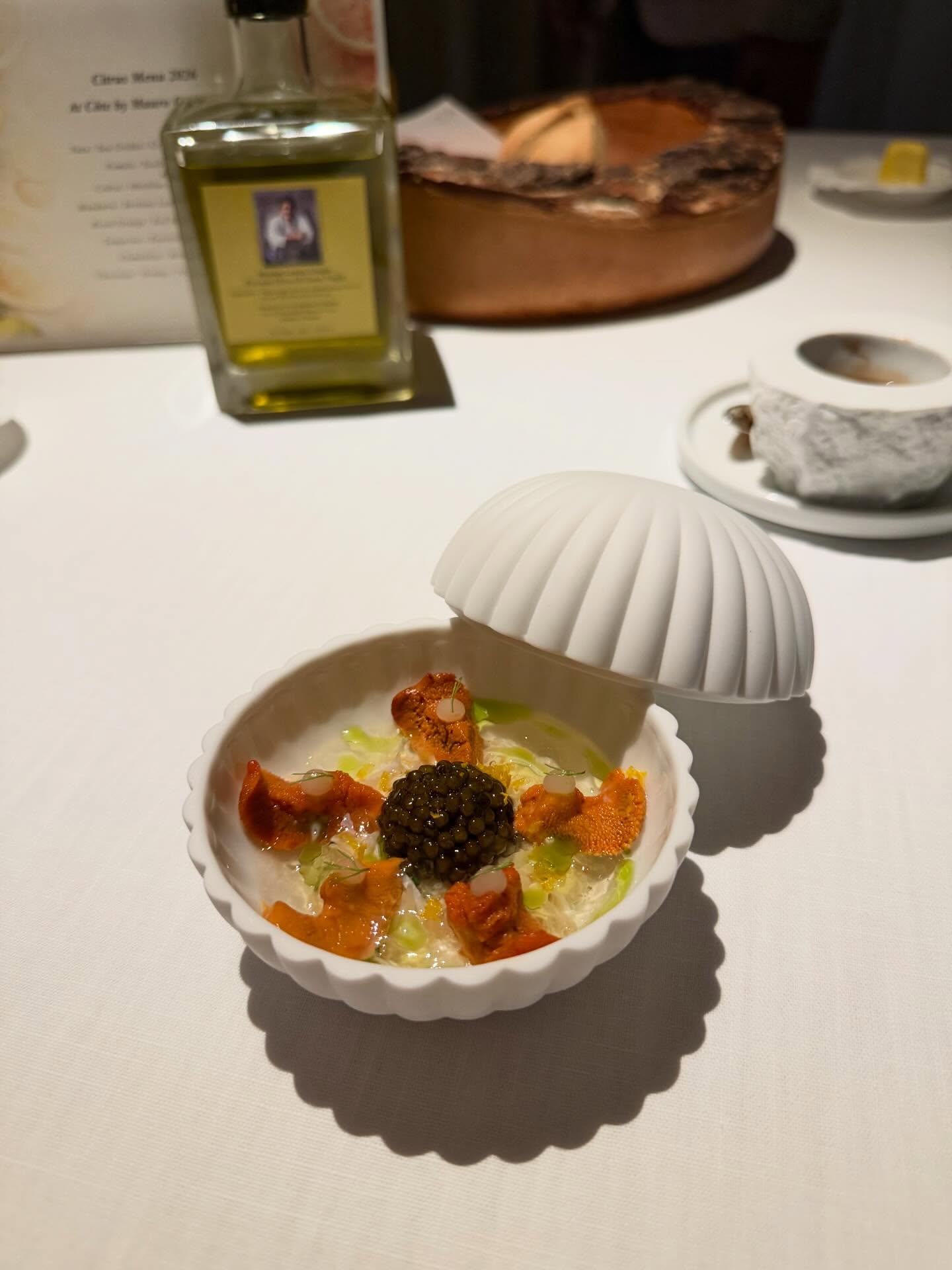 ติ๊ก - กัญญารัตน์ จิรรัชชกิจ