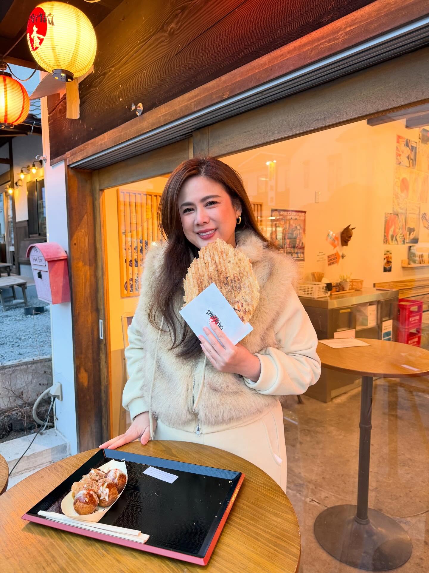 ติ๊ก - กัญญารัตน์ จิรรัชชกิจ