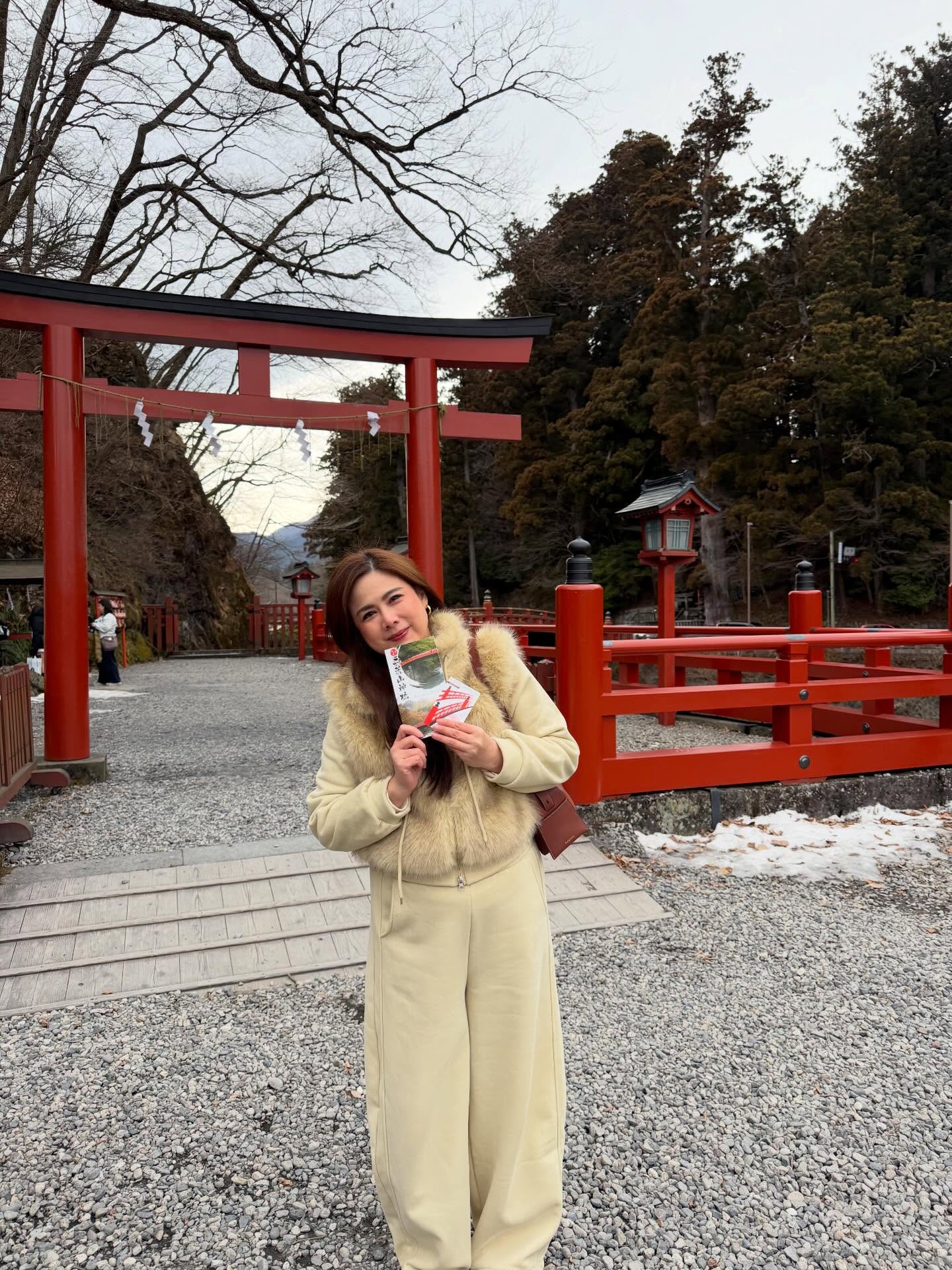 ติ๊ก - กัญญารัตน์ จิรรัชชกิจ