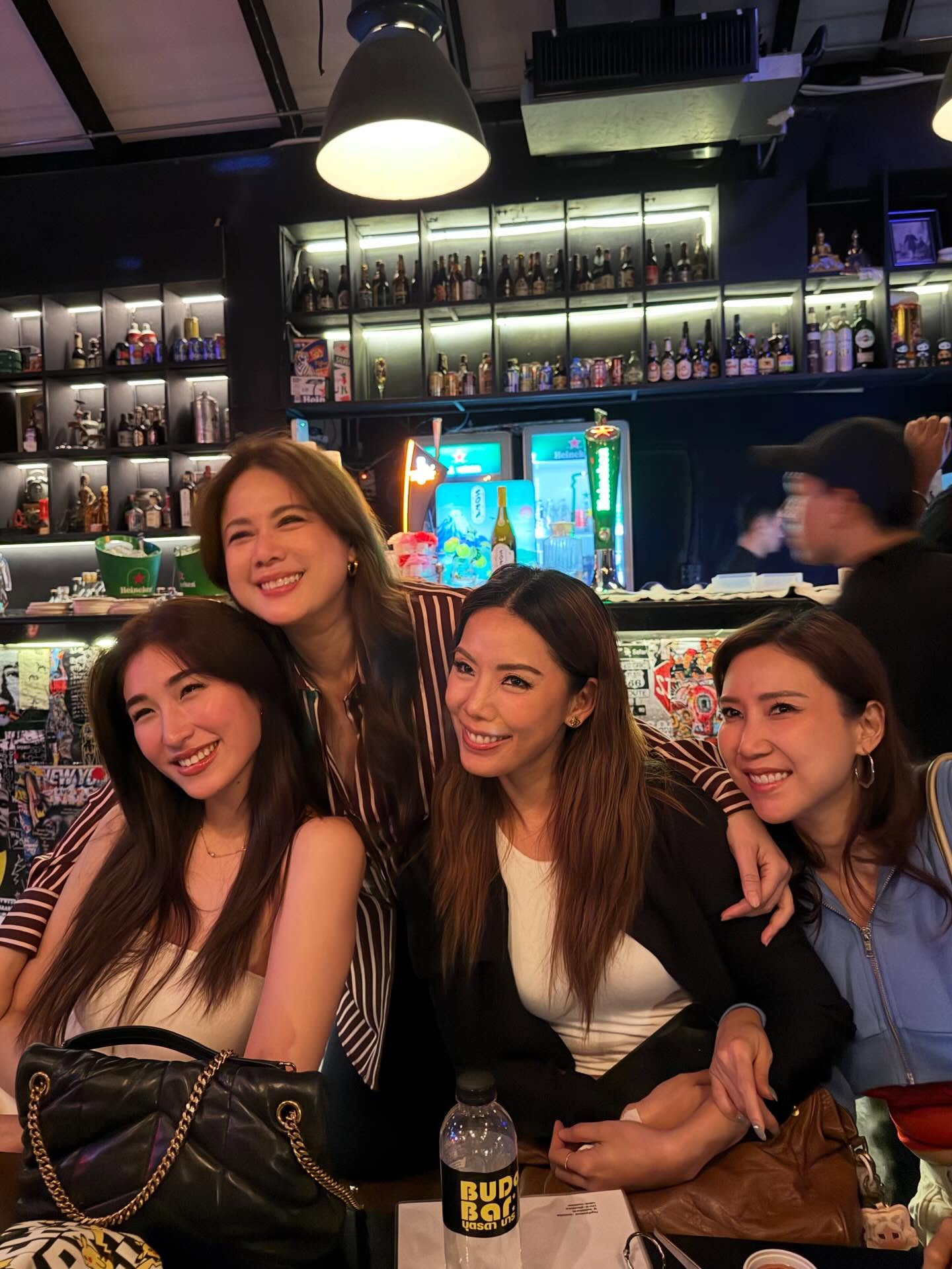 ติ๊ก - กัญญารัตน์ จิรรัชชกิจ