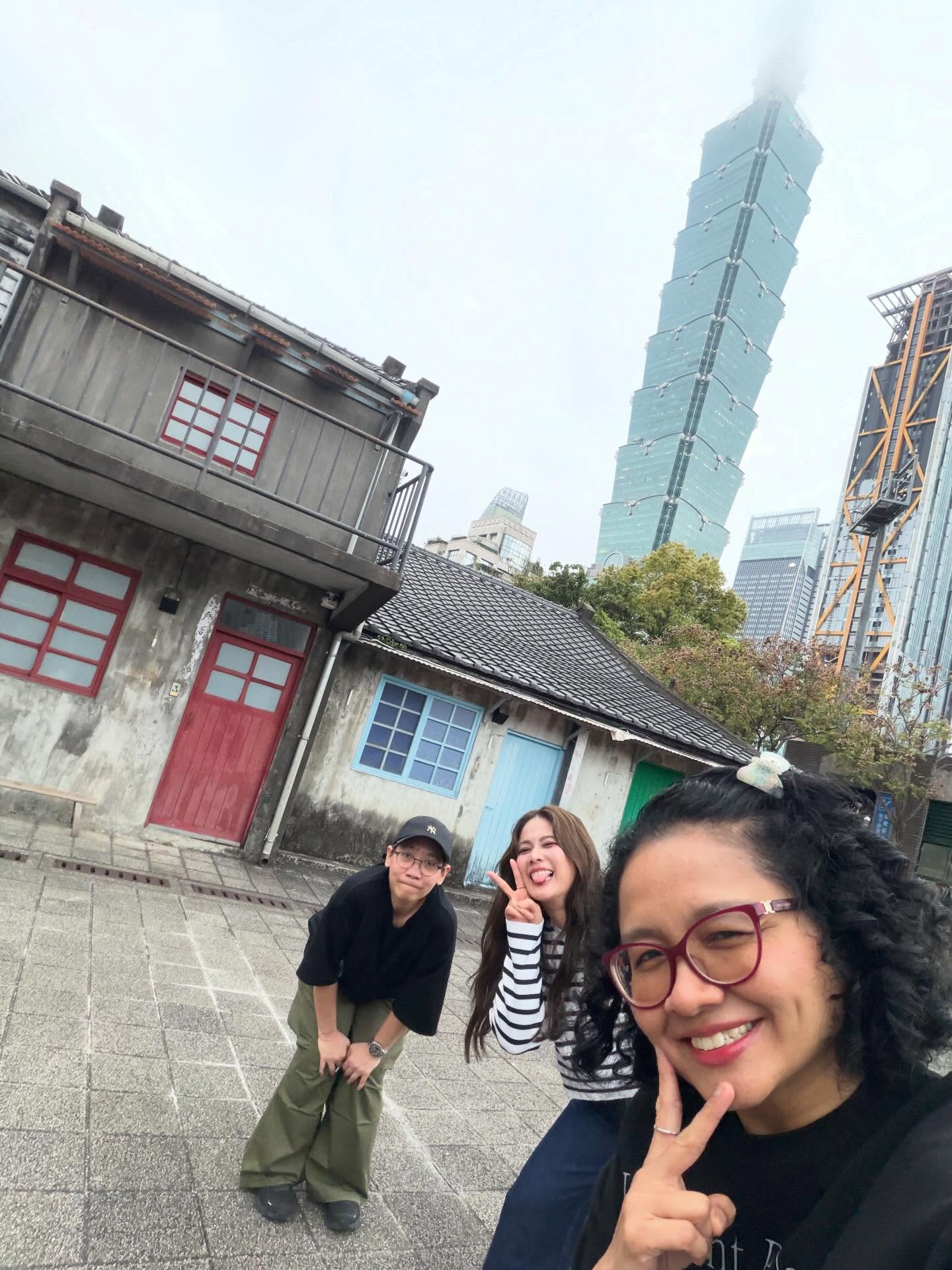 ติ๊ก - กัญญารัตน์ จิรรัชชกิจ