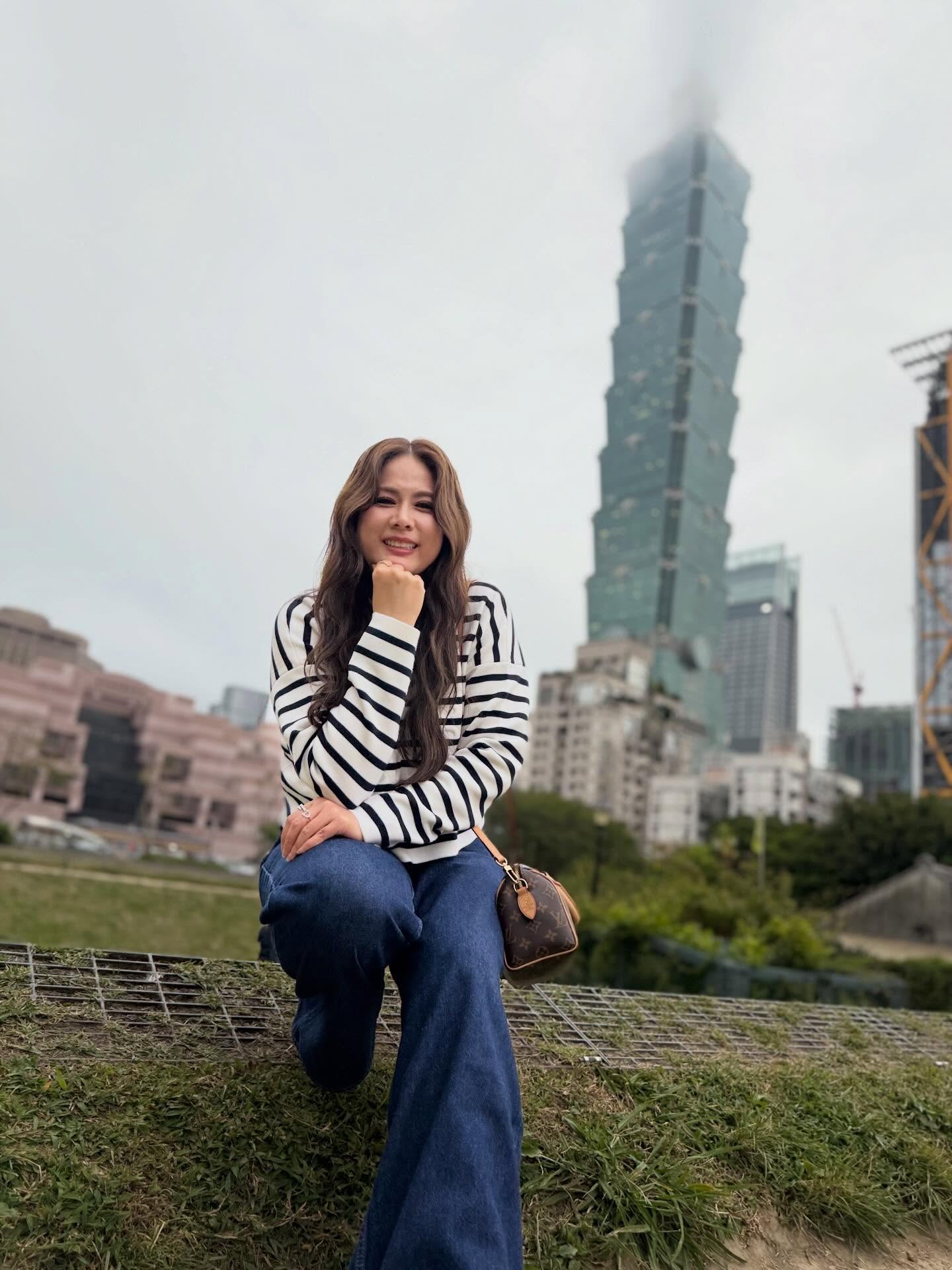 ติ๊ก - กัญญารัตน์ จิรรัชชกิจ