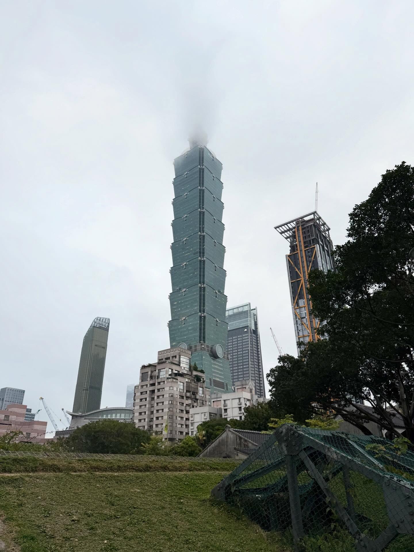 ติ๊ก - กัญญารัตน์ จิรรัชชกิจ