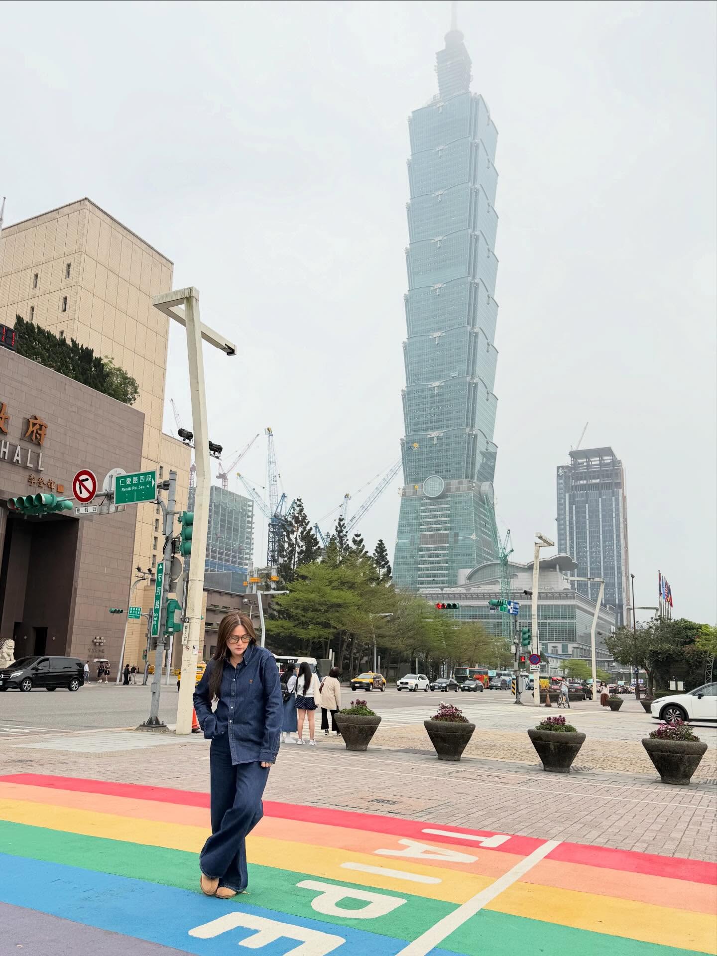 ติ๊ก - กัญญารัตน์ จิรรัชชกิจ