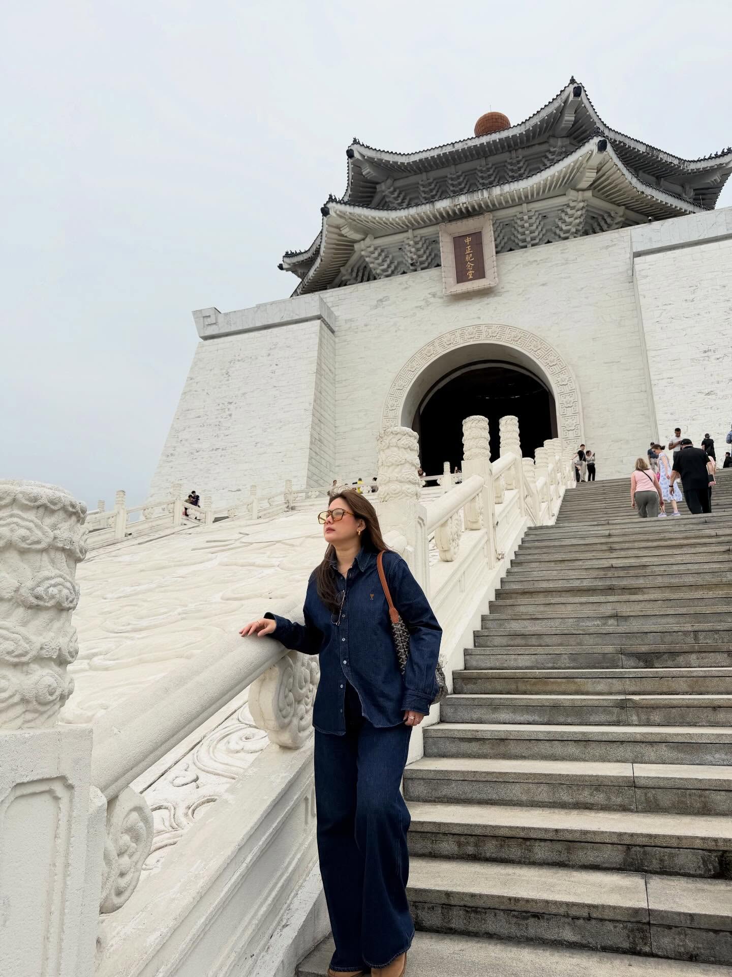 ติ๊ก - กัญญารัตน์ จิรรัชชกิจ