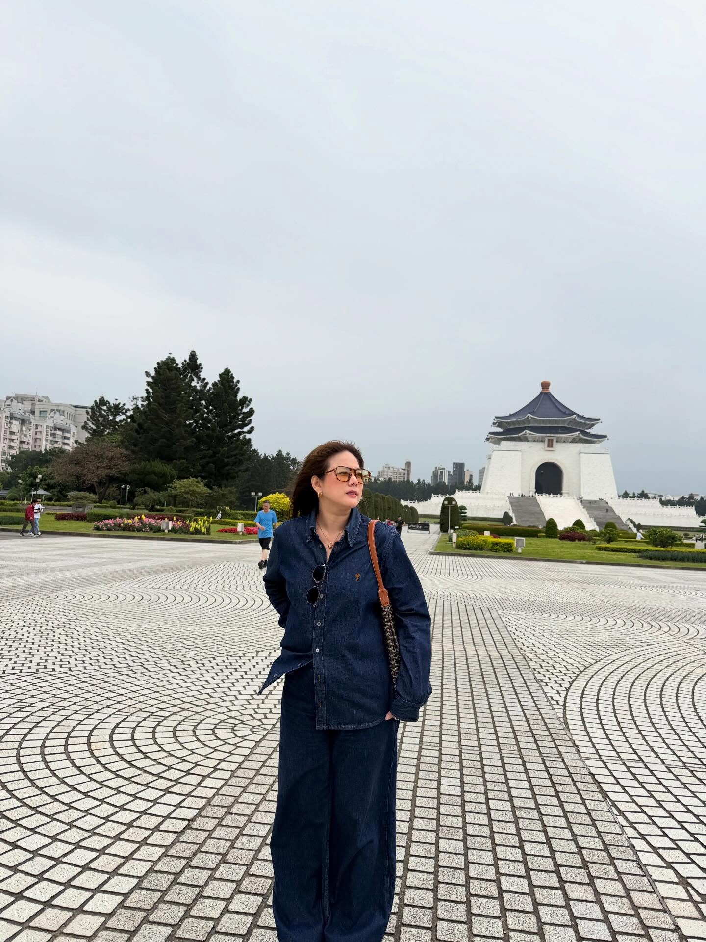 ติ๊ก - กัญญารัตน์ จิรรัชชกิจ