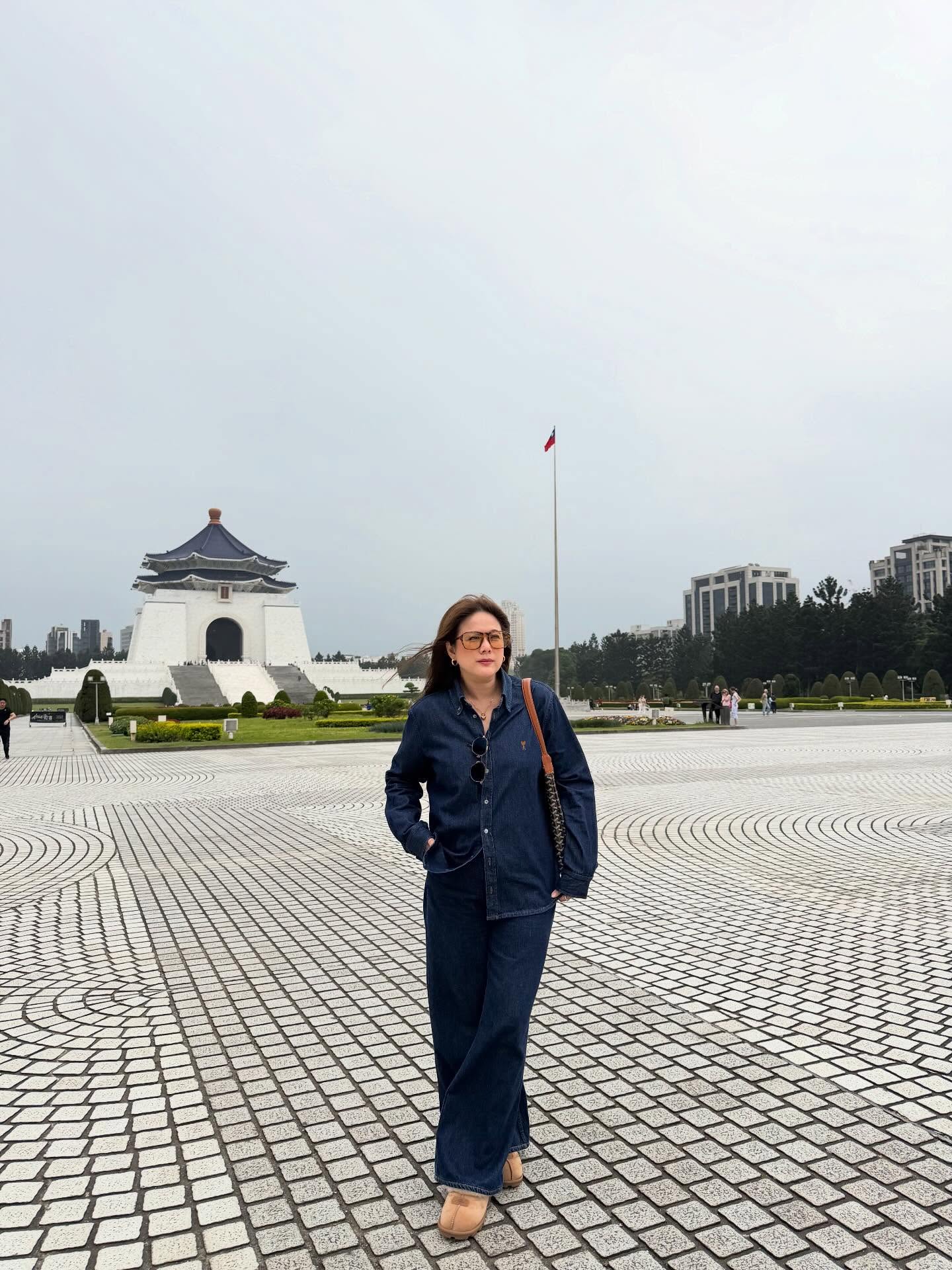 ติ๊ก - กัญญารัตน์ จิรรัชชกิจ