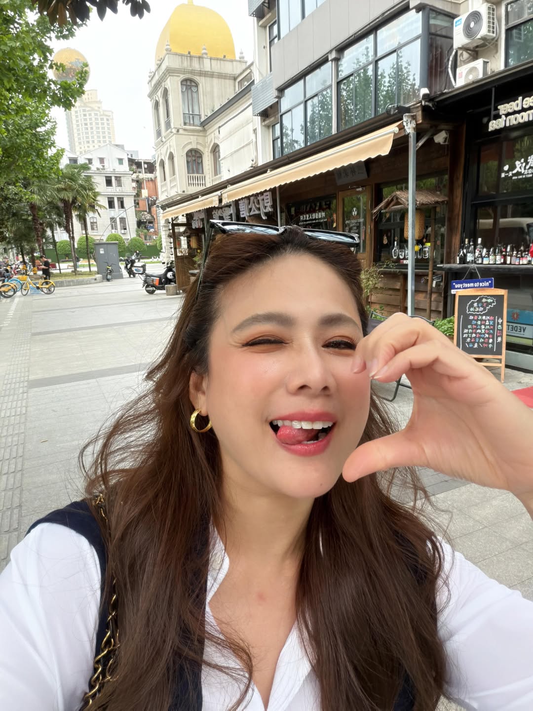 ติ๊ก - กัญญารัตน์ จิรรัชชกิจ
