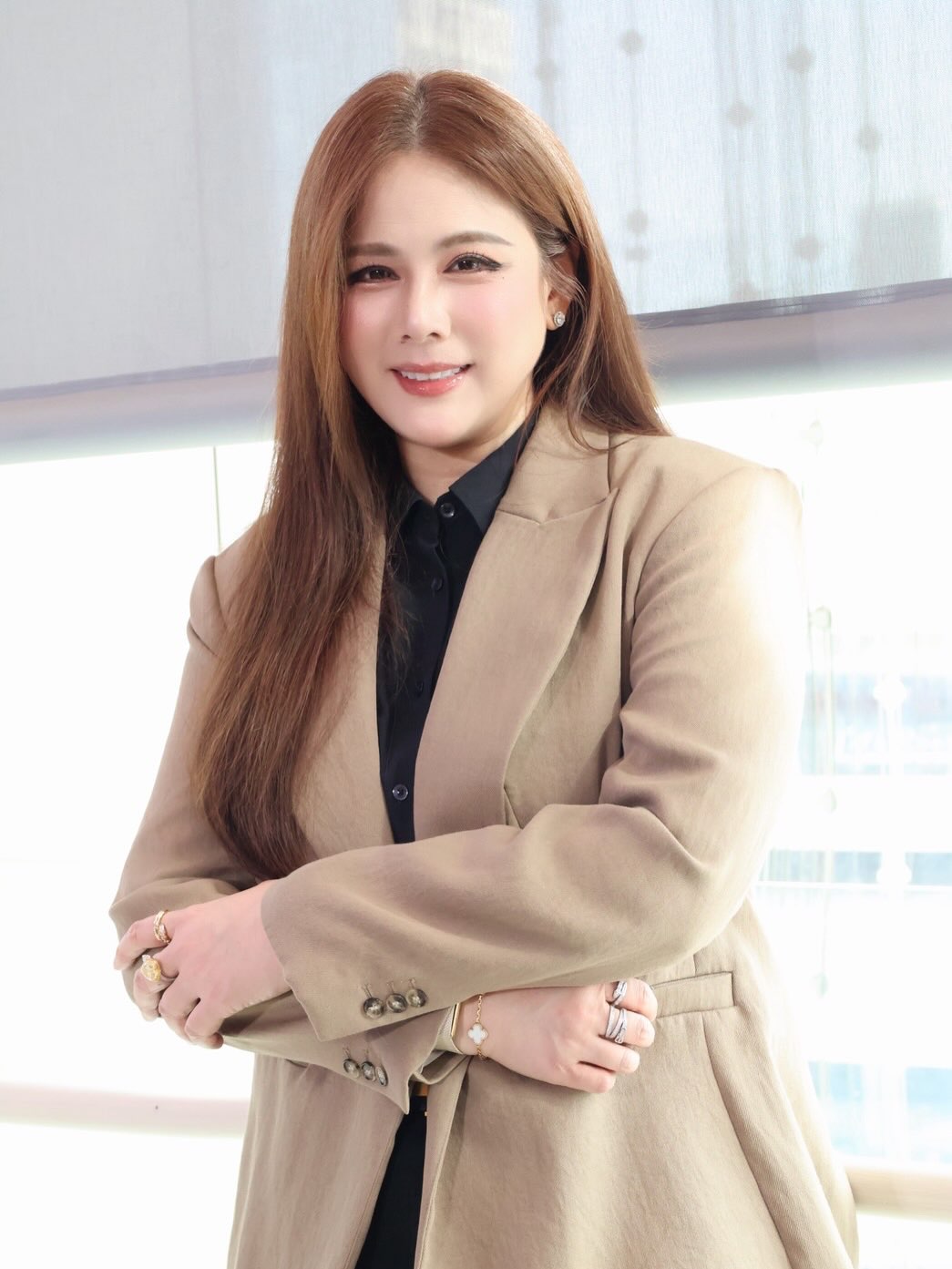 ติ๊ก - กัญญารัตน์ จิรรัชชกิจ