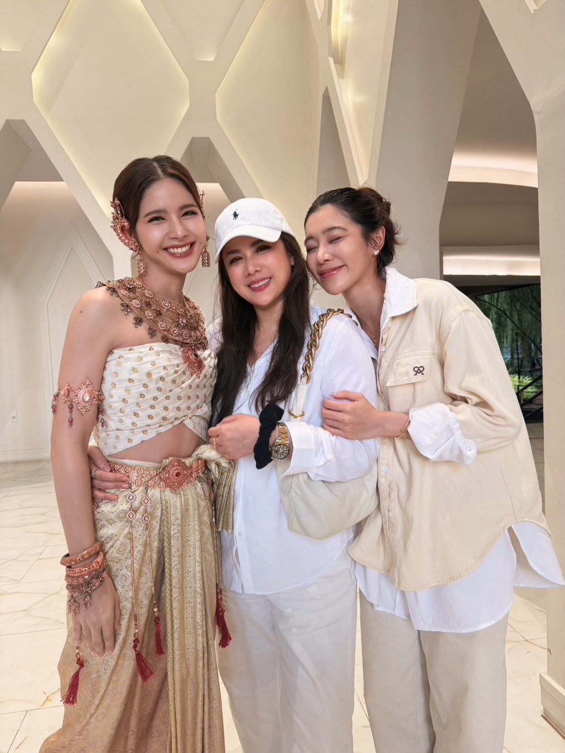 ติ๊ก - กัญญารัตน์ จิรรัชชกิจ