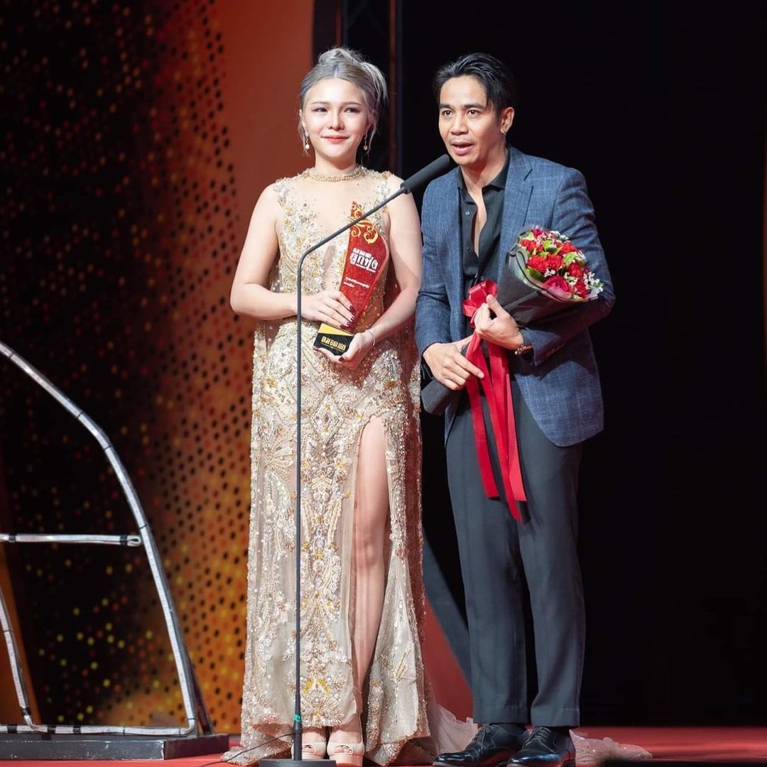 เบล - ขนิษฐา เบ้าหล่อเพชร