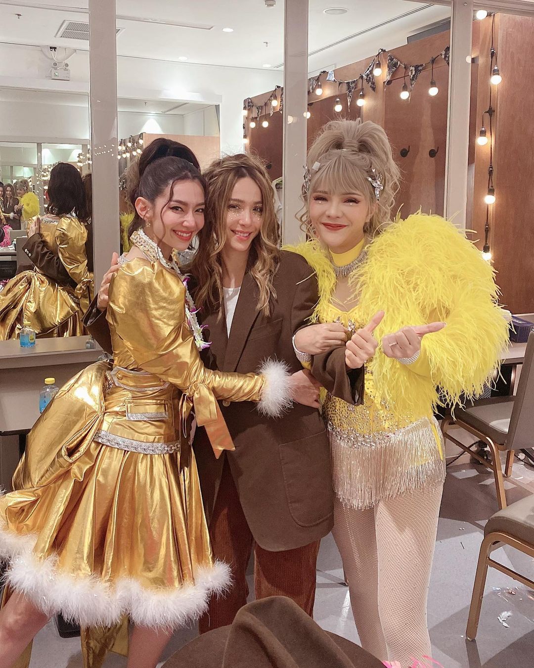 เบล - ขนิษฐา เบ้าหล่อเพชร