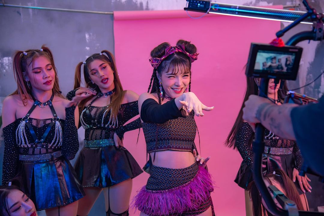 เบล - ขนิษฐา เบ้าหล่อเพชร