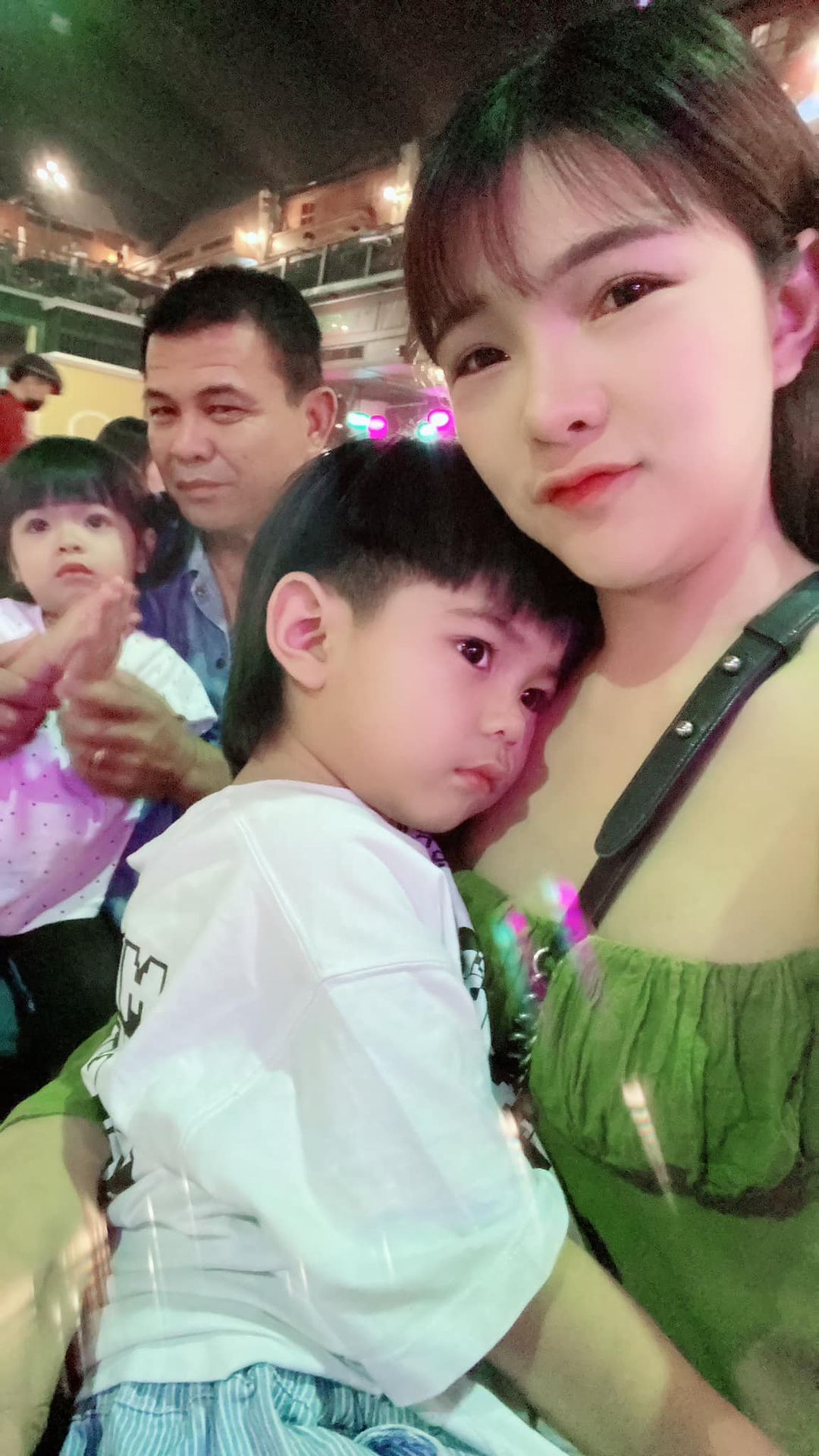 เบล - ขนิษฐา เบ้าหล่อเพชร