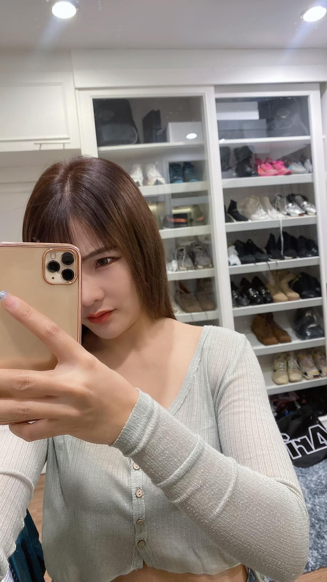 เบล - ขนิษฐา เบ้าหล่อเพชร
