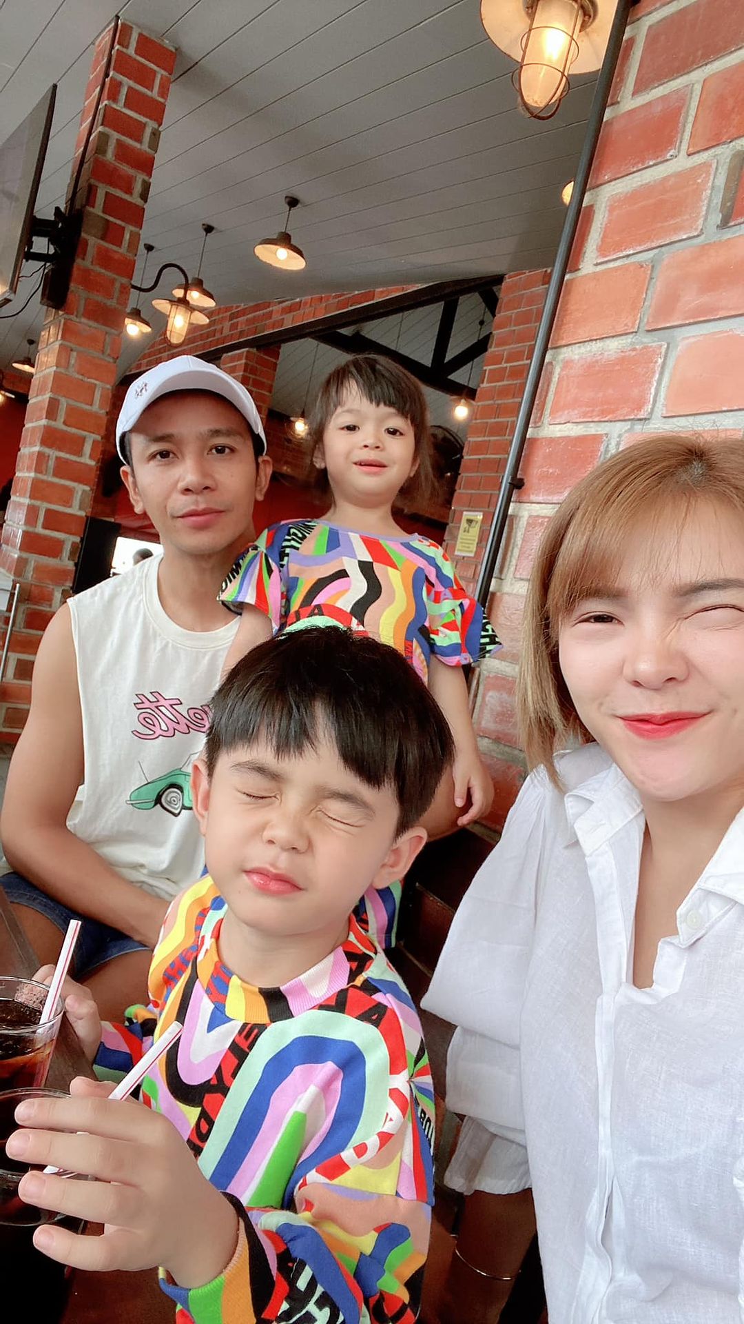 เบล - ขนิษฐา เบ้าหล่อเพชร