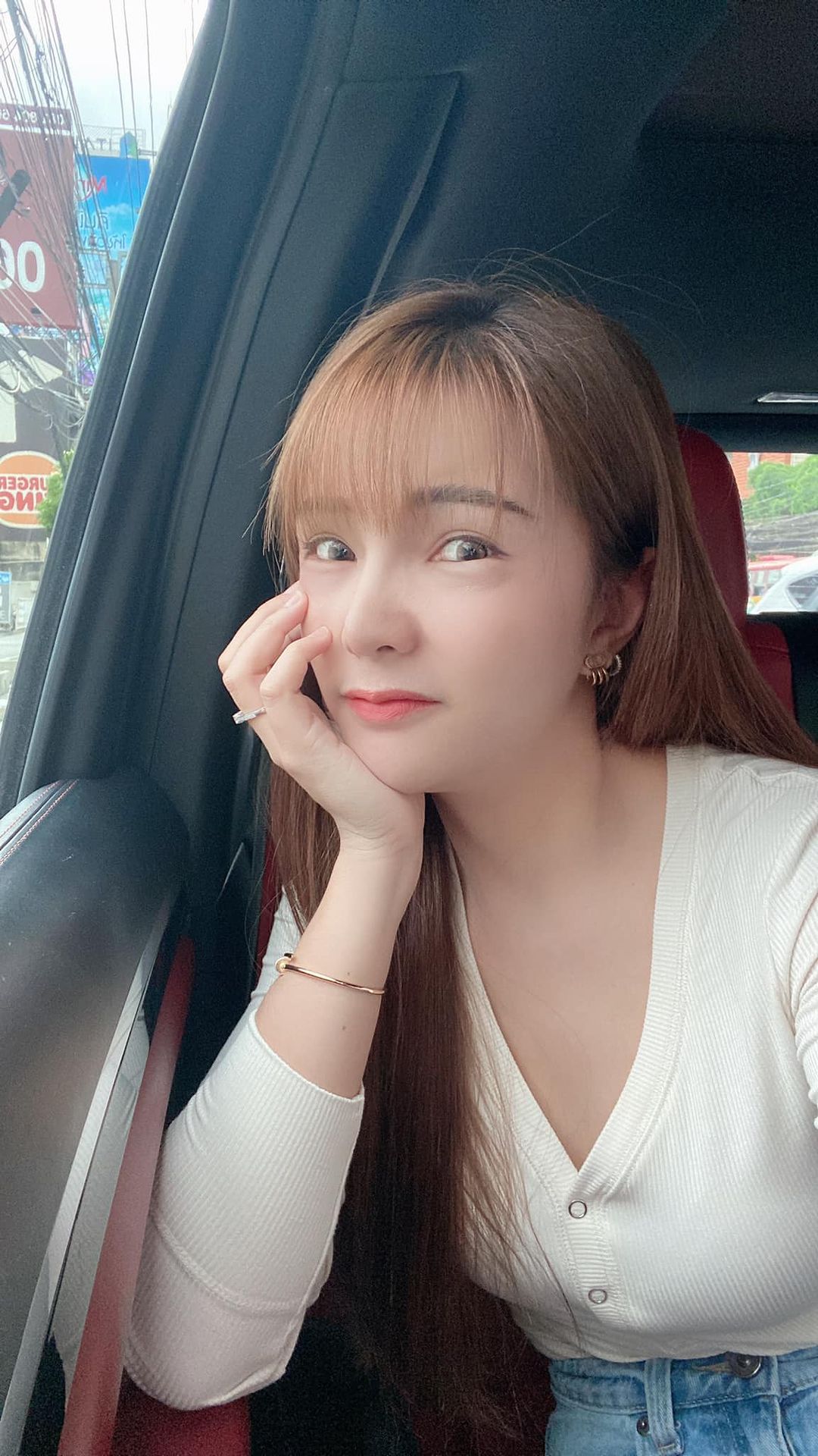 เบล - ขนิษฐา เบ้าหล่อเพชร