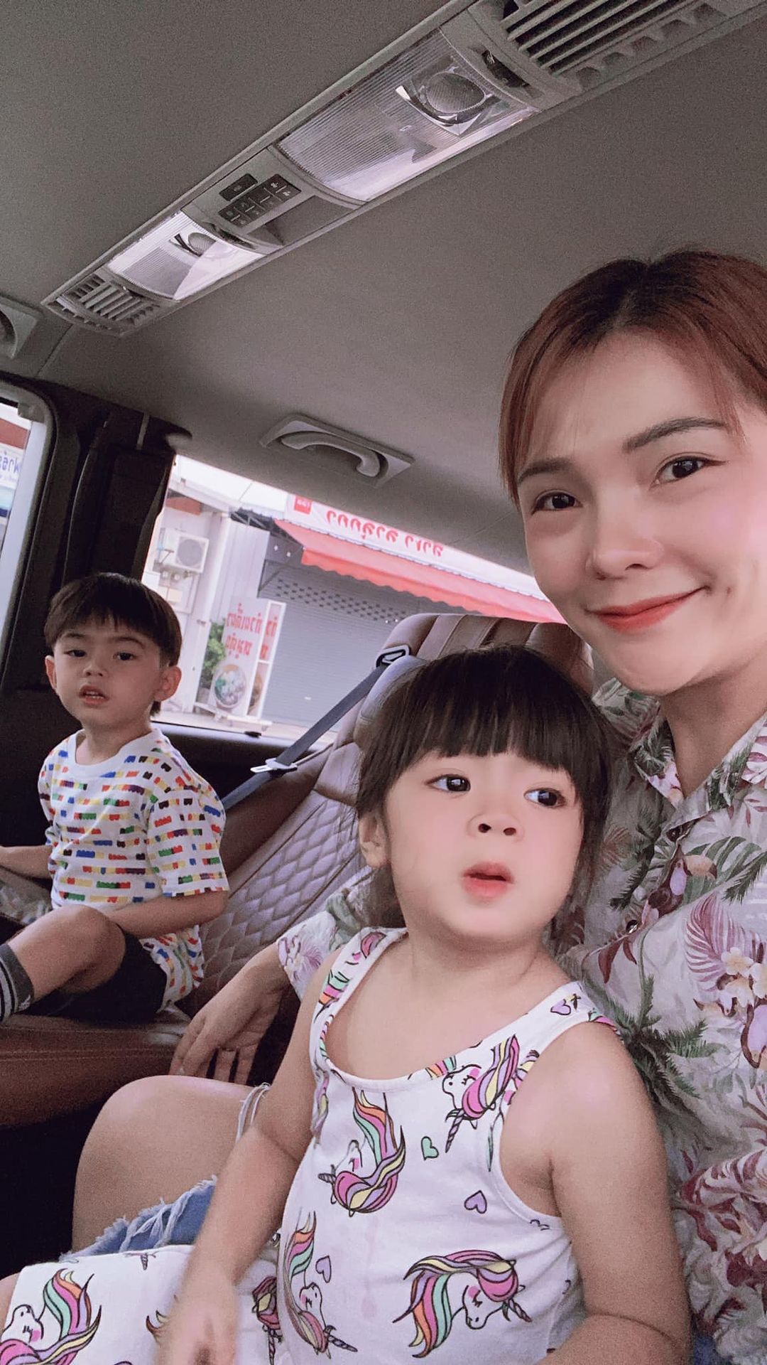 เบล - ขนิษฐา เบ้าหล่อเพชร