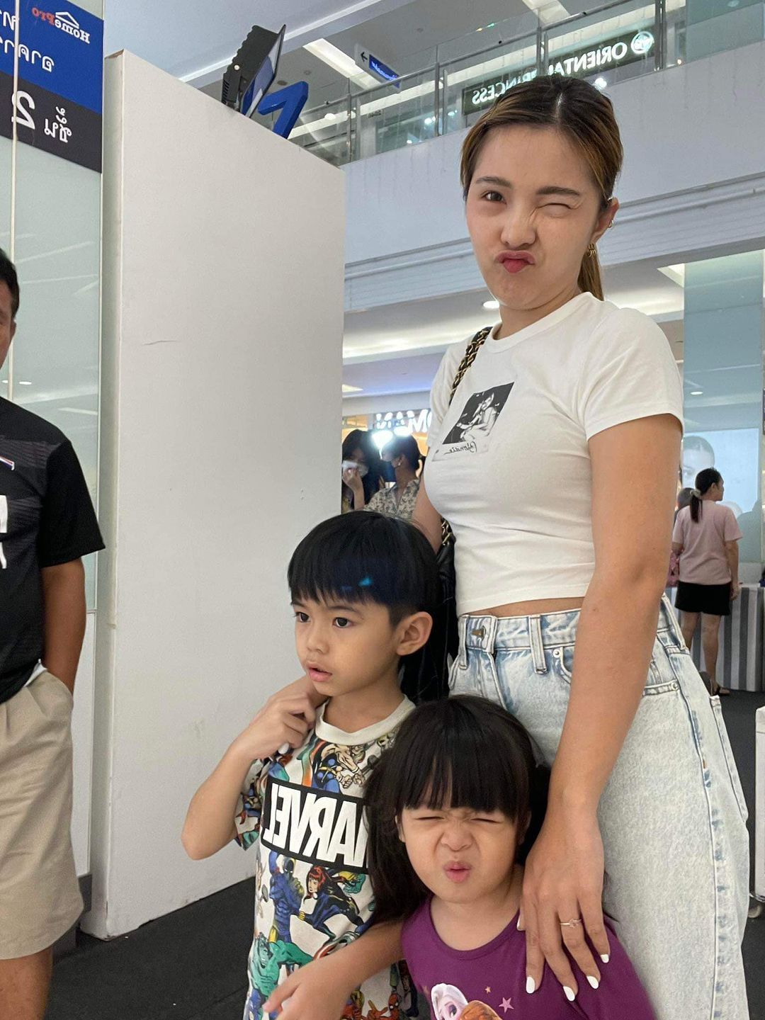 เบล - ขนิษฐา เบ้าหล่อเพชร