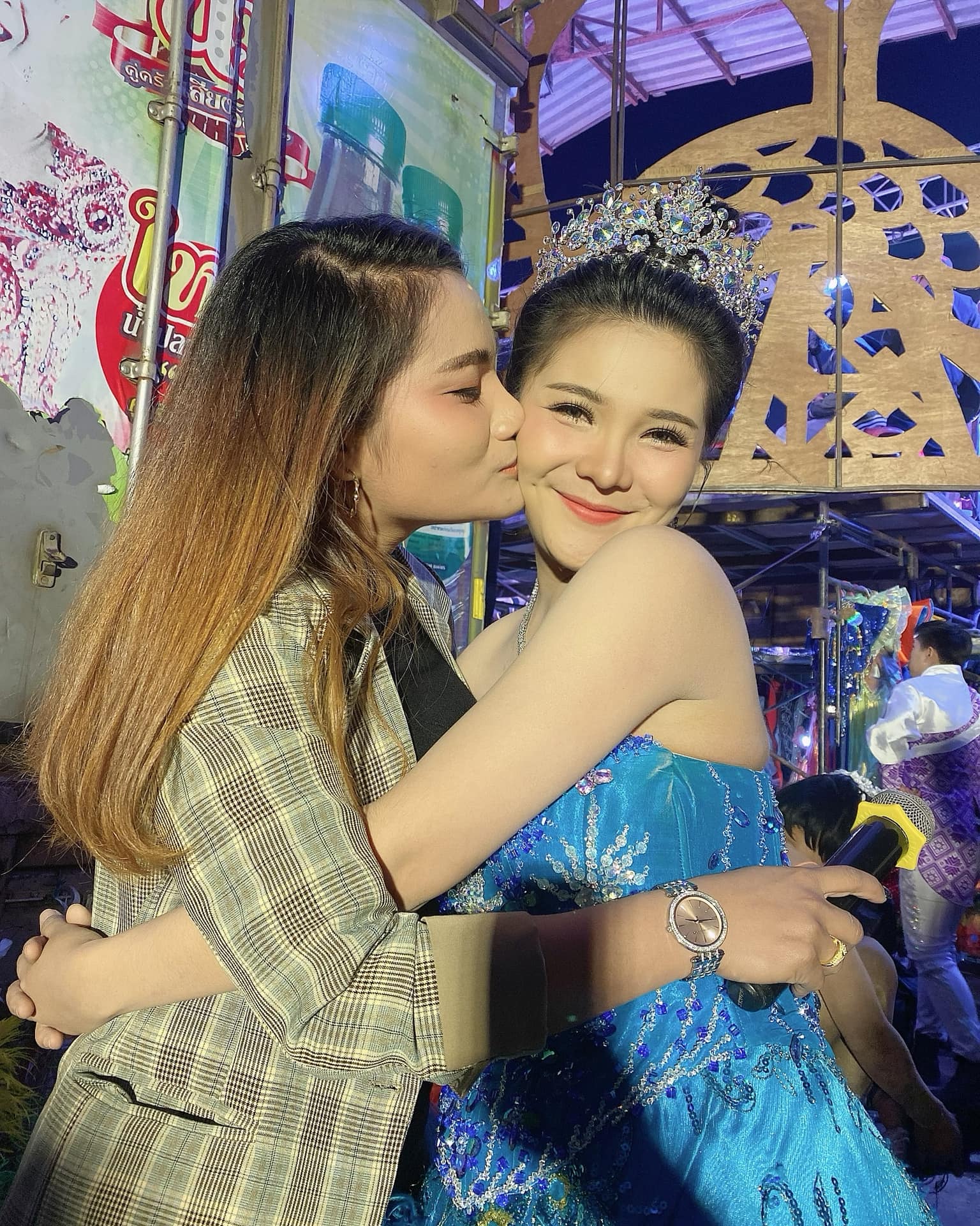 เบล - ขนิษฐา เบ้าหล่อเพชร