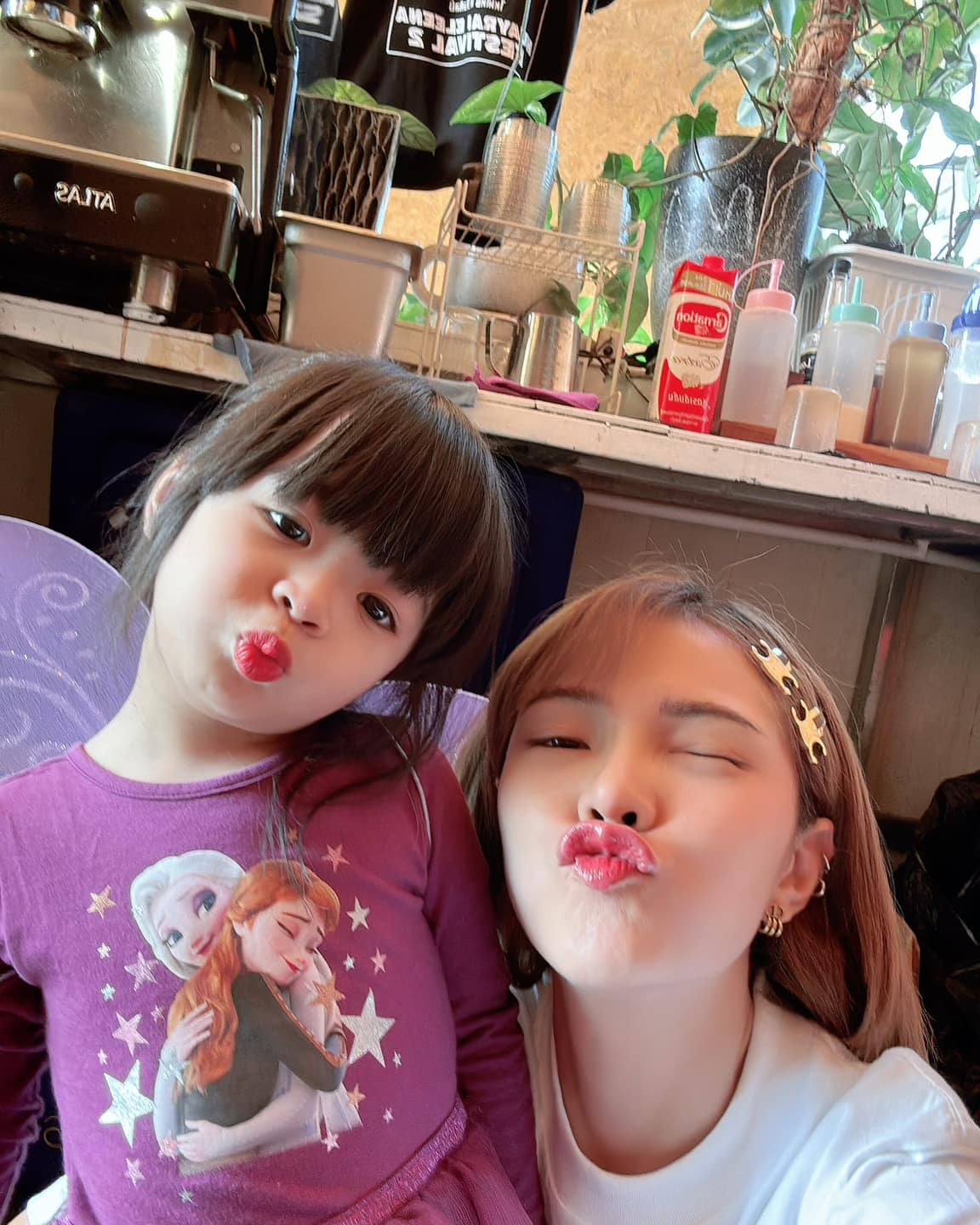 เบล - ขนิษฐา เบ้าหล่อเพชร
