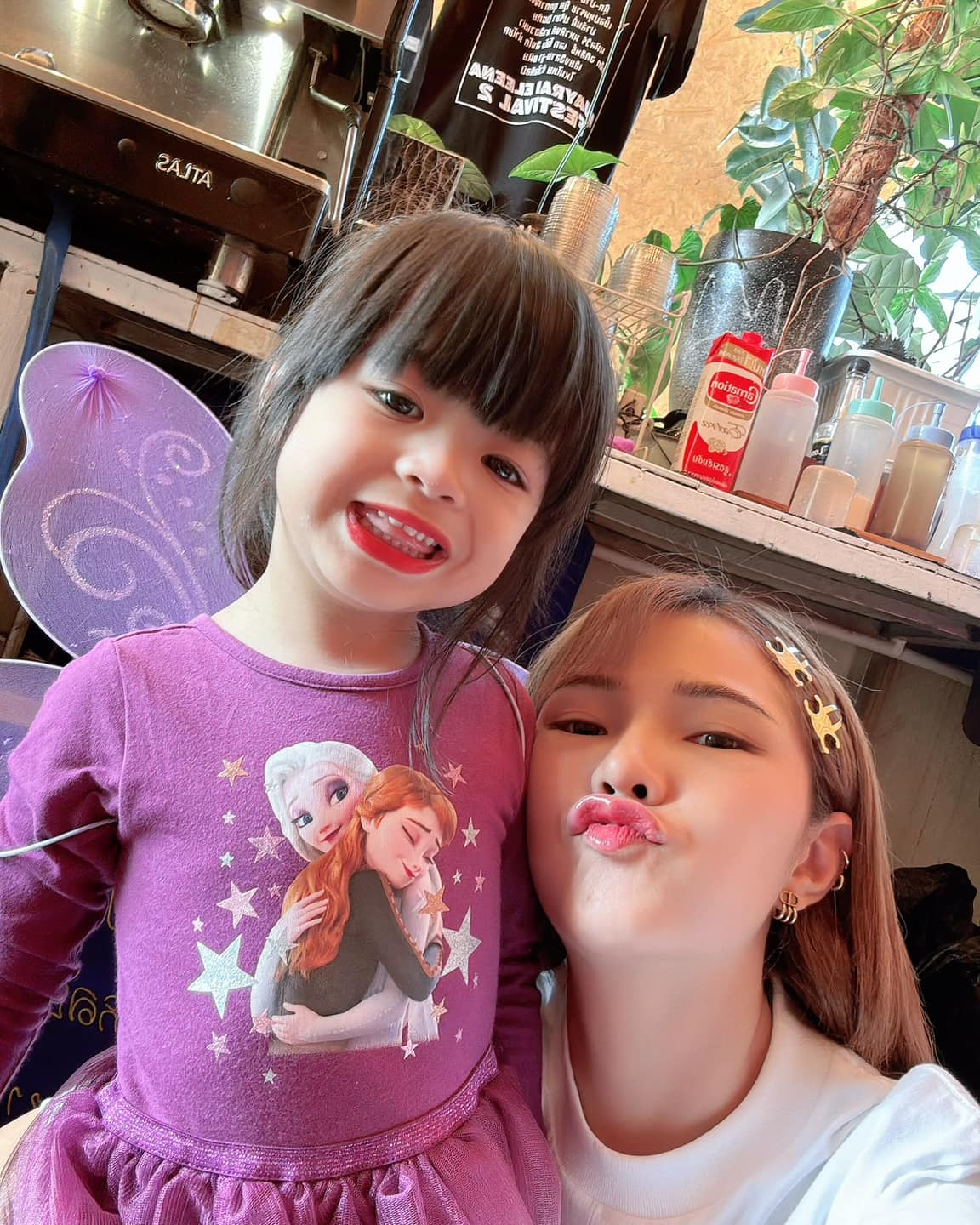 เบล - ขนิษฐา เบ้าหล่อเพชร