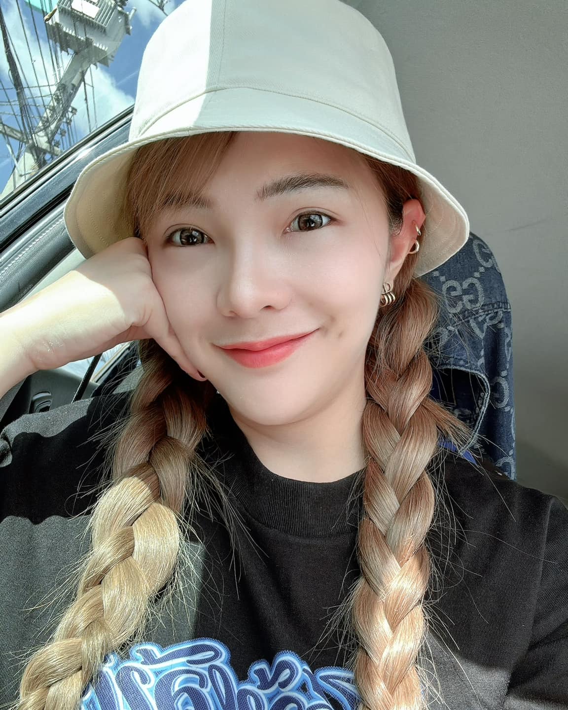 เบล - ขนิษฐา เบ้าหล่อเพชร