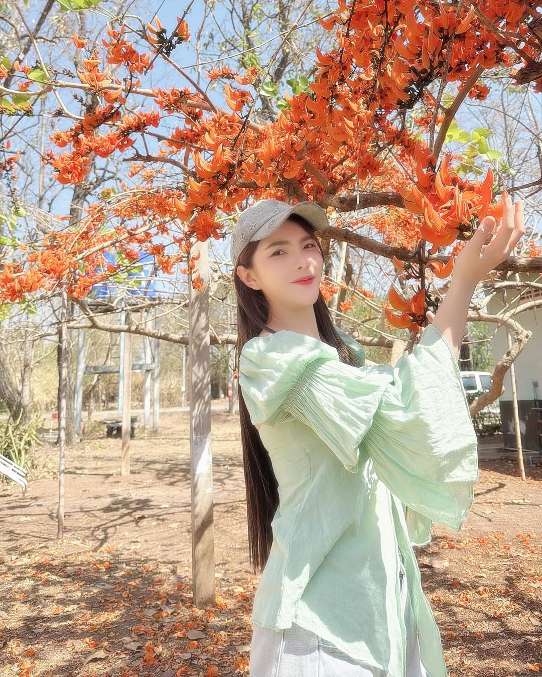 เบล - ขนิษฐา เบ้าหล่อเพชร