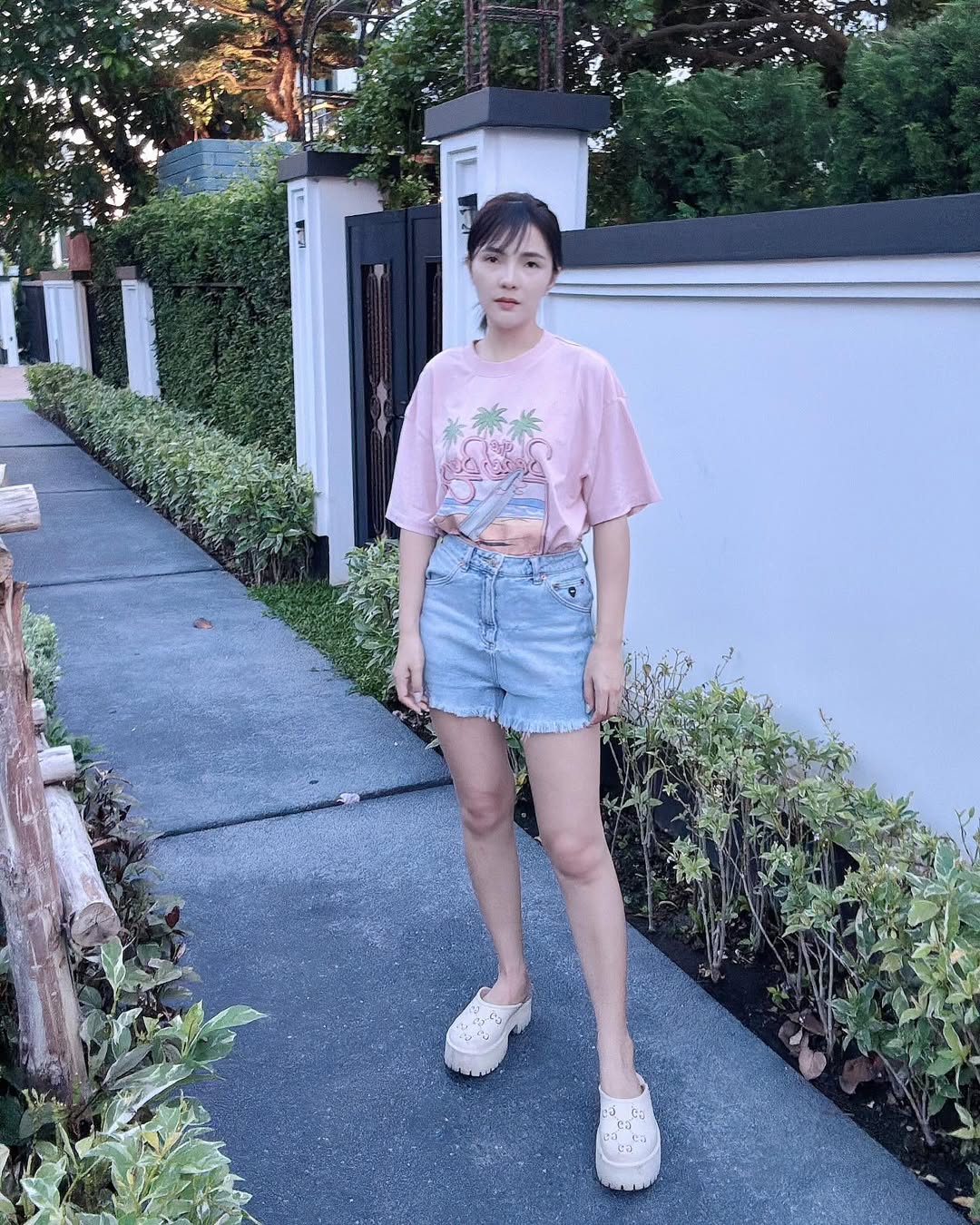เบล - ขนิษฐา เบ้าหล่อเพชร