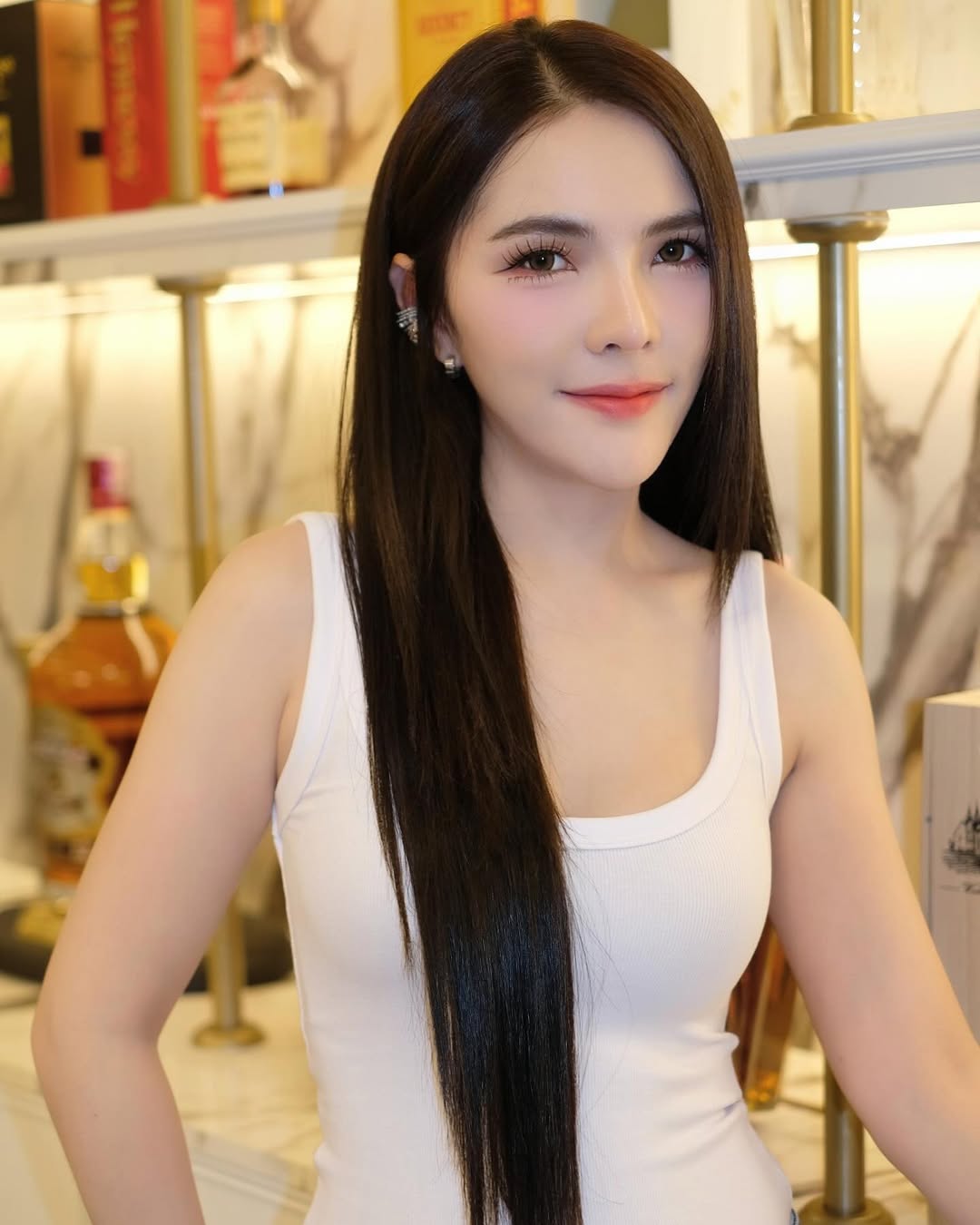 เบล - ขนิษฐา เบ้าหล่อเพชร