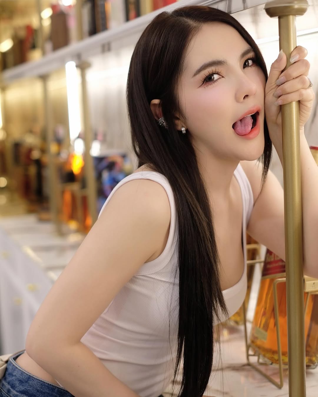 เบล - ขนิษฐา เบ้าหล่อเพชร