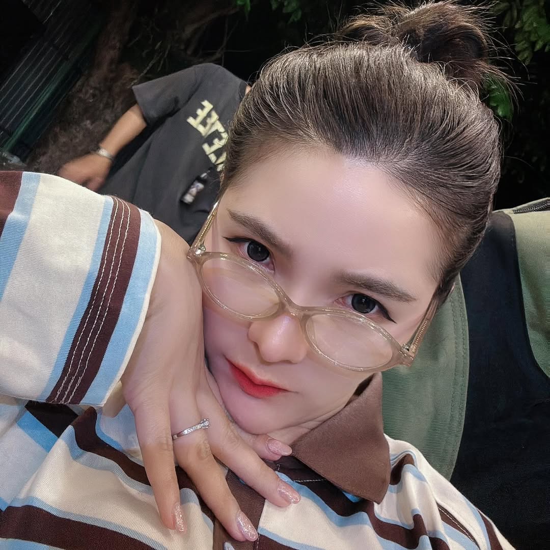 เบล - ขนิษฐา เบ้าหล่อเพชร