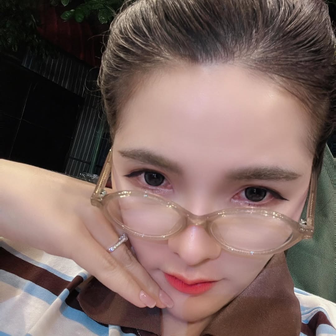 เบล - ขนิษฐา เบ้าหล่อเพชร