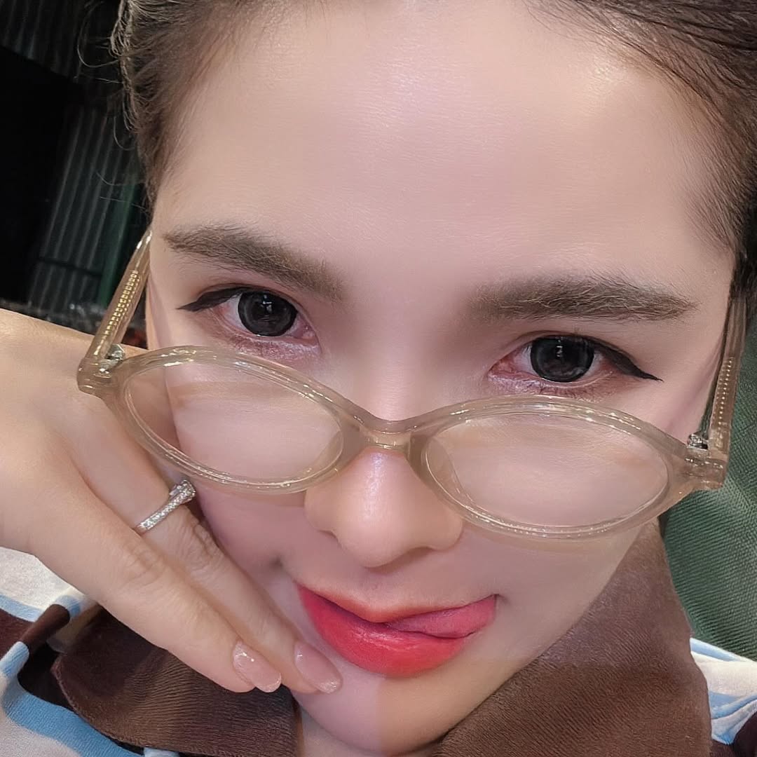 เบล - ขนิษฐา เบ้าหล่อเพชร