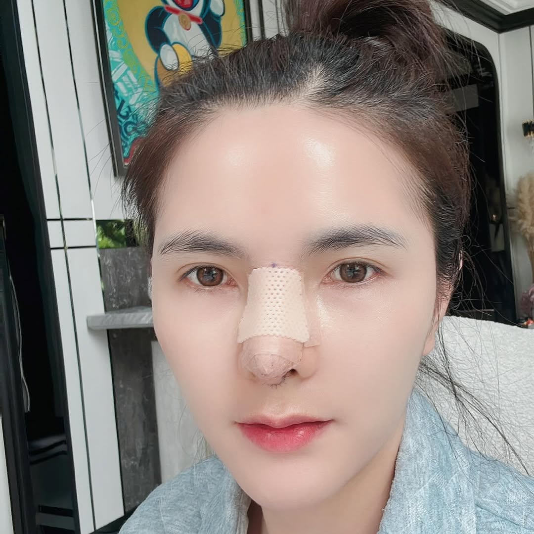 เบล - ขนิษฐา เบ้าหล่อเพชร