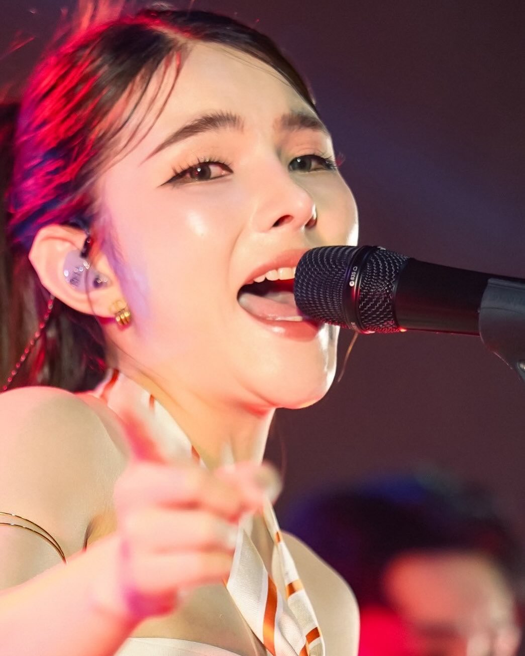 เบล - ขนิษฐา เบ้าหล่อเพชร