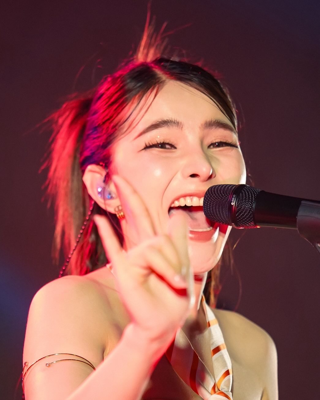 เบล - ขนิษฐา เบ้าหล่อเพชร