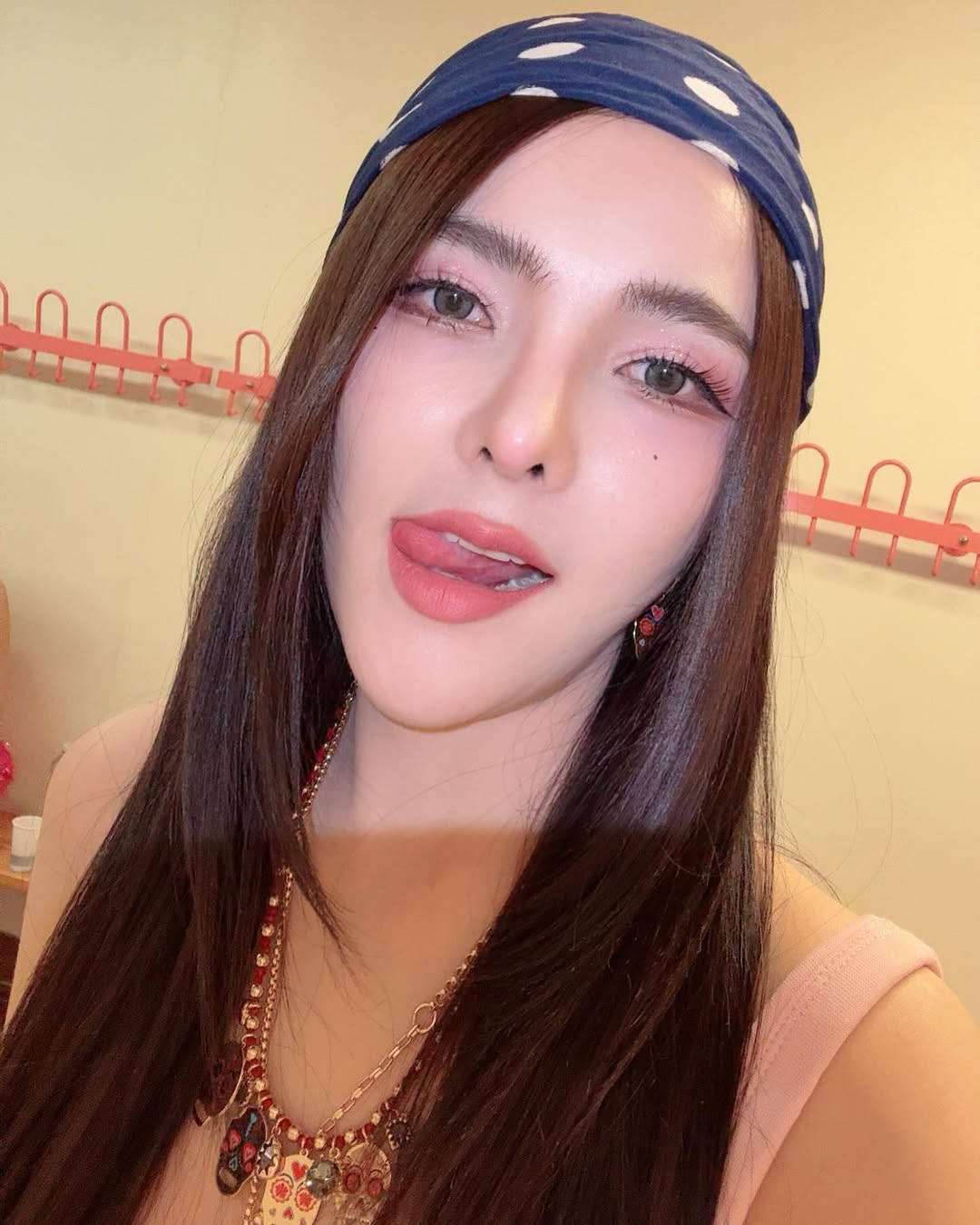 เบล - ขนิษฐา เบ้าหล่อเพชร