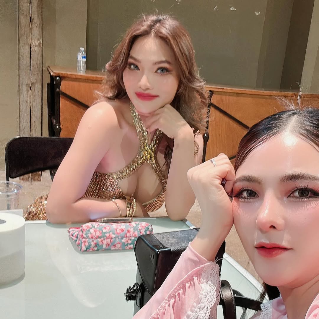 เบล - ขนิษฐา เบ้าหล่อเพชร
