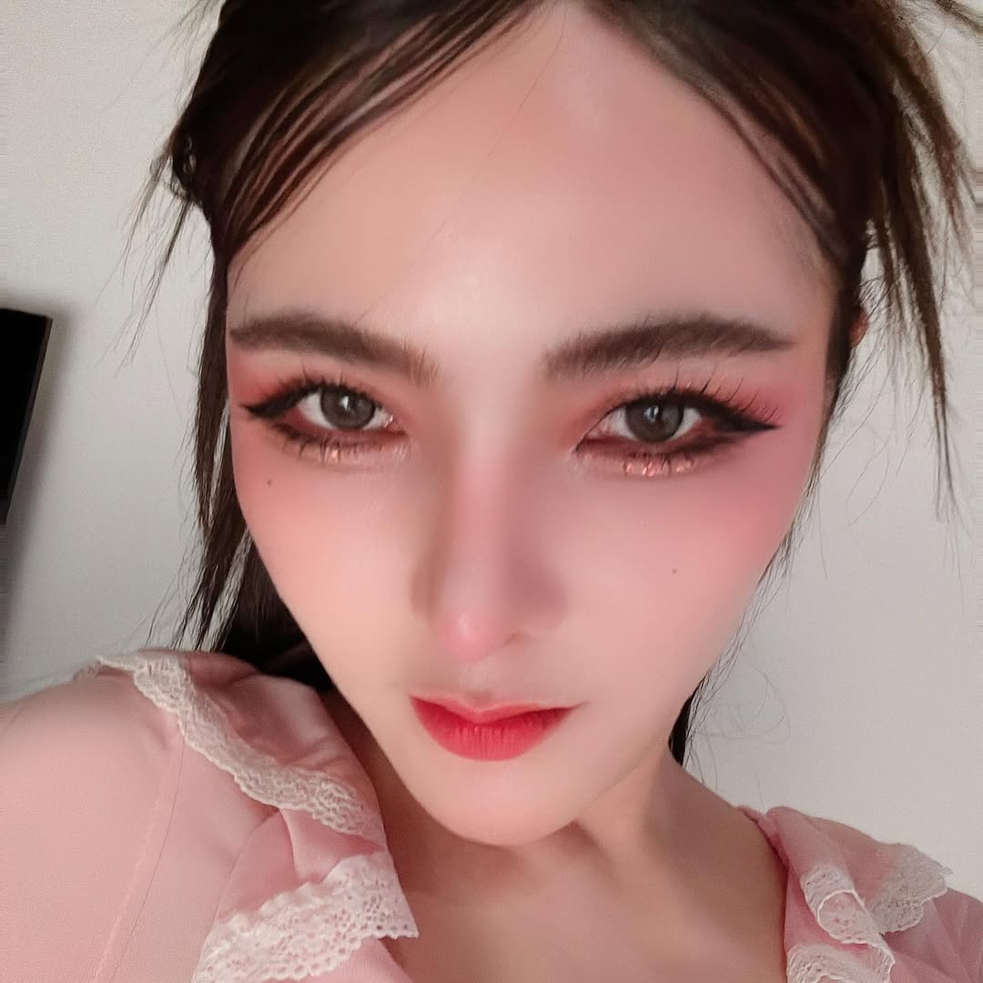 เบล - ขนิษฐา เบ้าหล่อเพชร