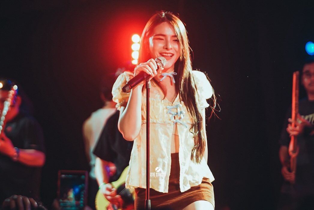 เบล - ขนิษฐา เบ้าหล่อเพชร