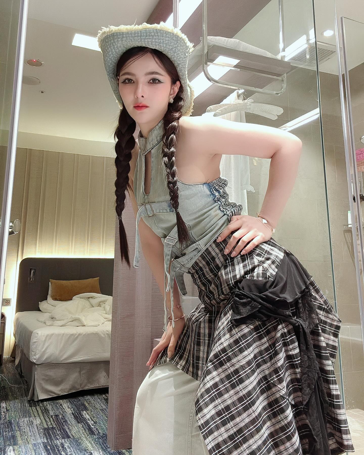 เบล - ขนิษฐา เบ้าหล่อเพชร